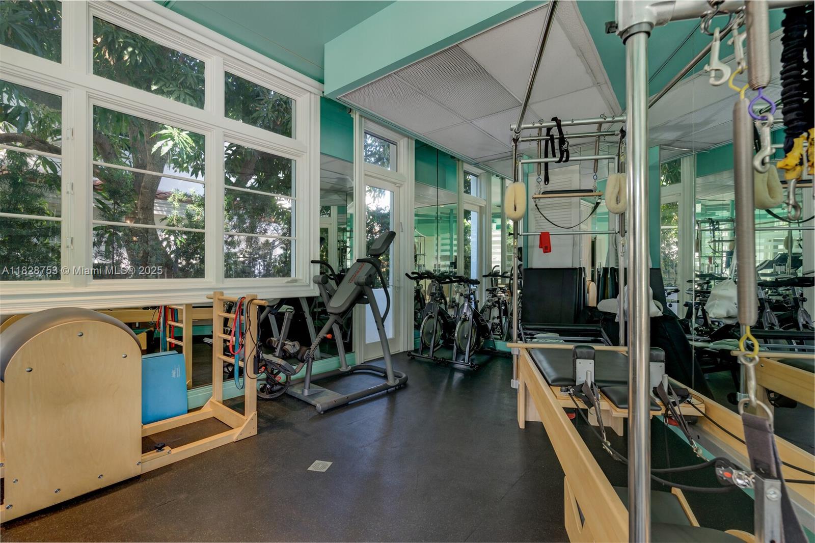 142 S Island Golden Beach, FL 33160