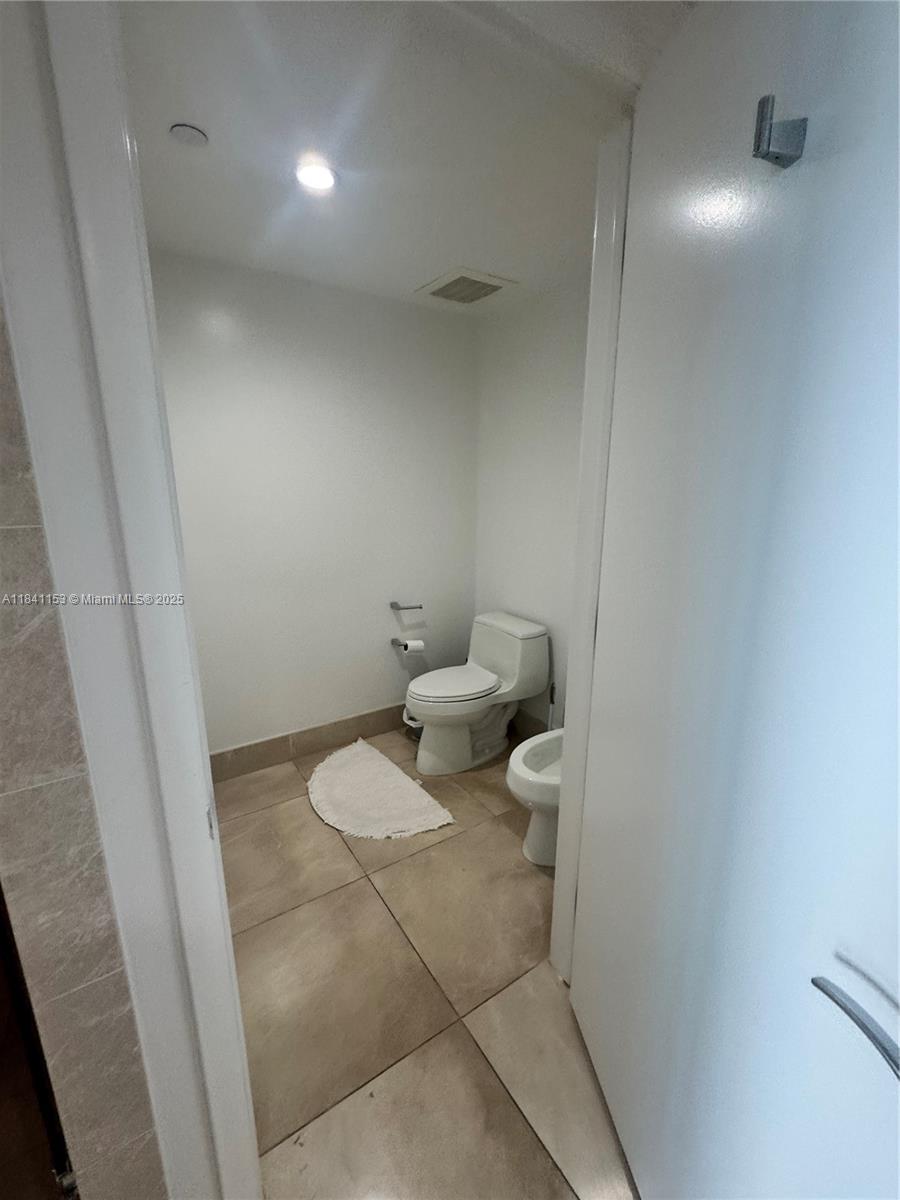 image Jade Beach Condo11