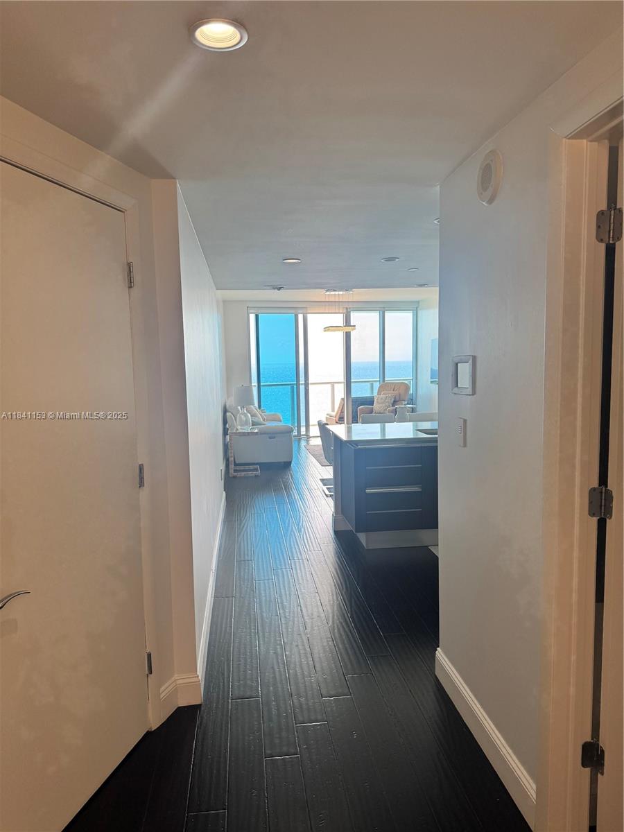 image Jade Beach Condo31