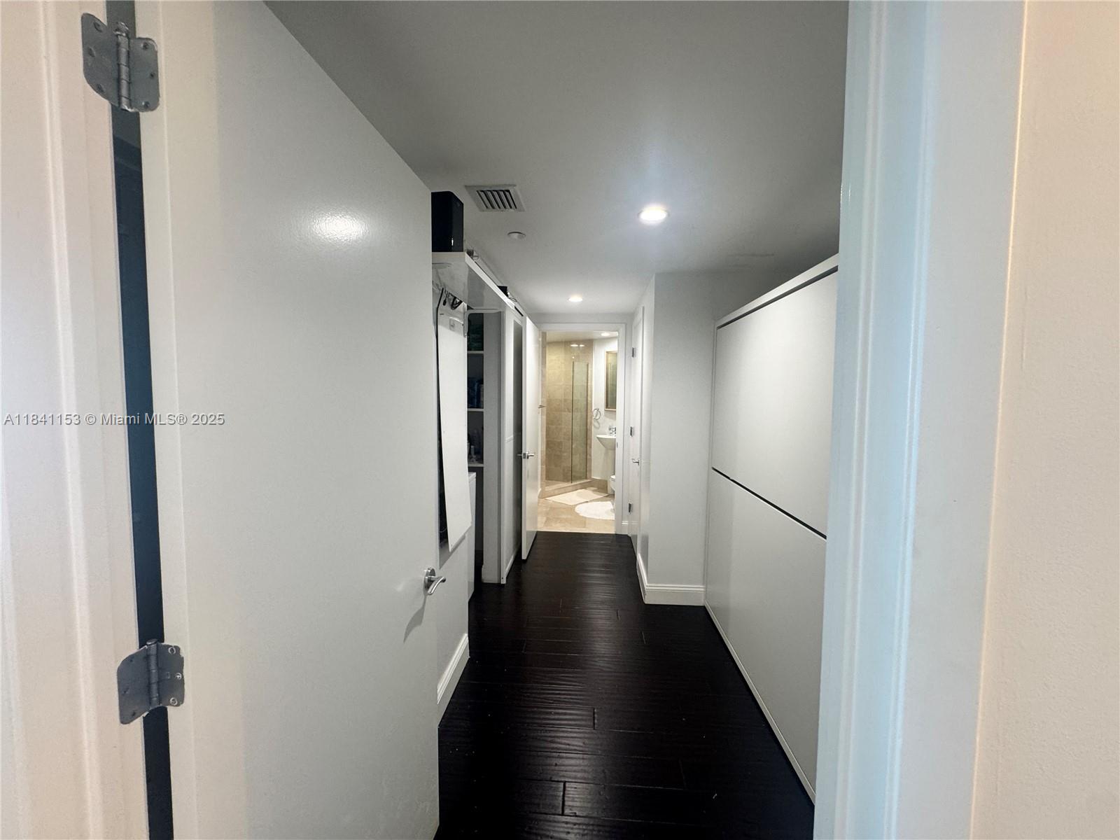 image Jade Beach Condo4