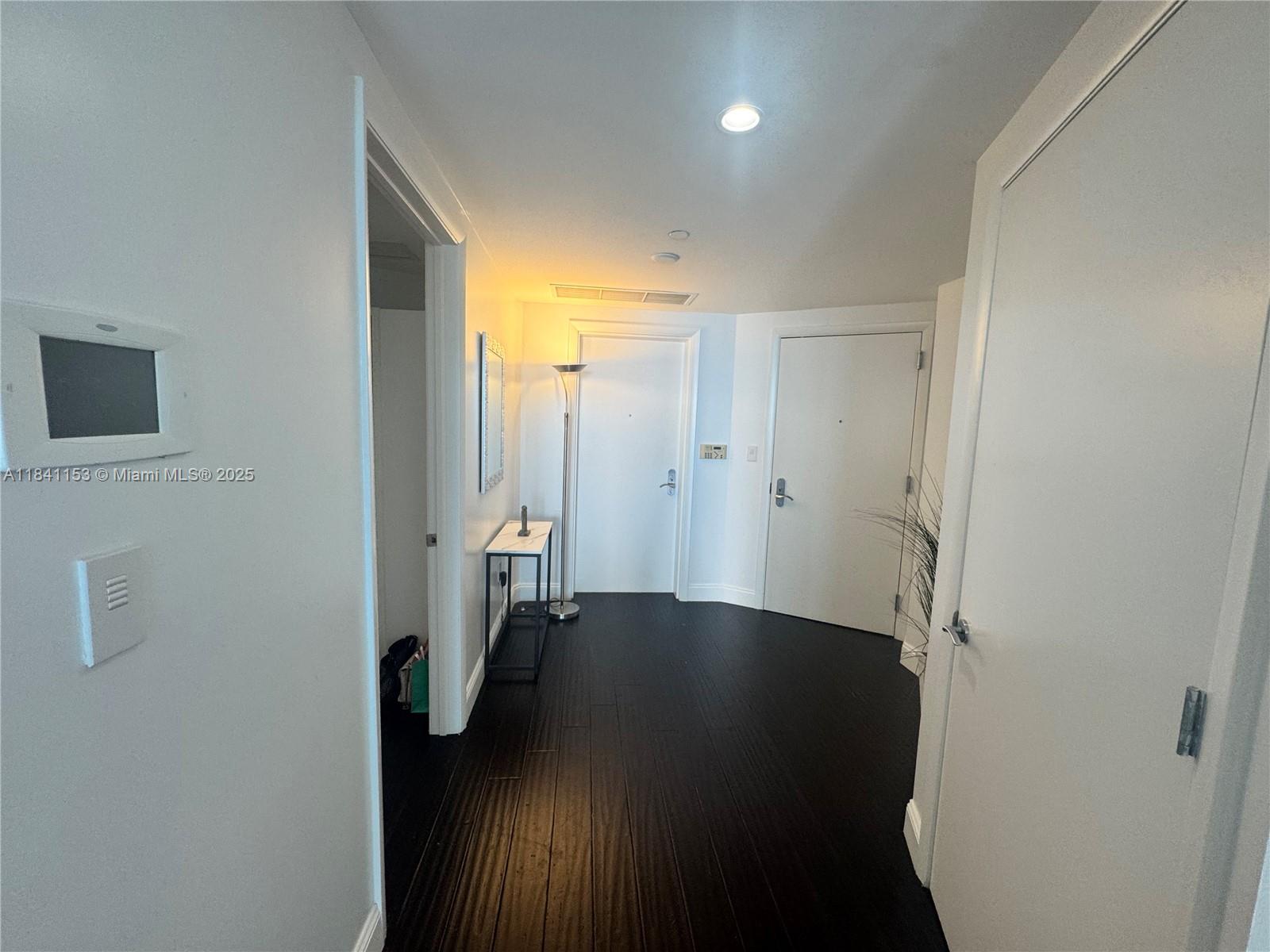 image Jade Beach Condo5
