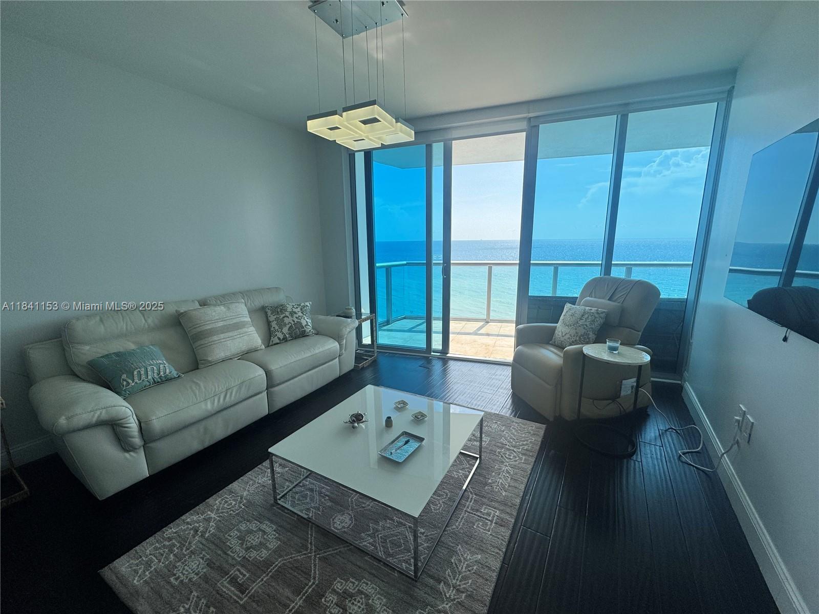 image Jade Beach Condo6