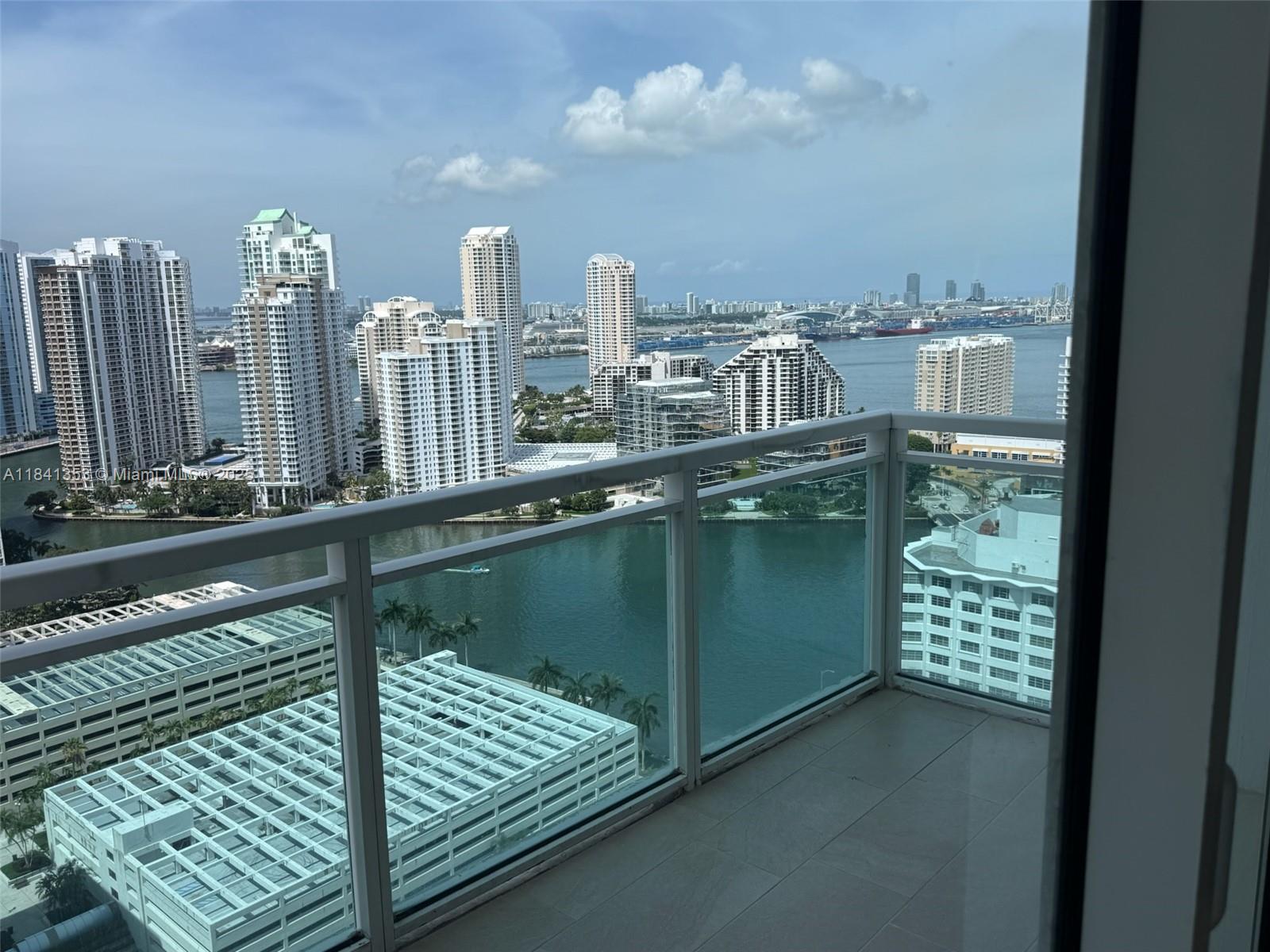 950 Brickell Bay Dr #3106