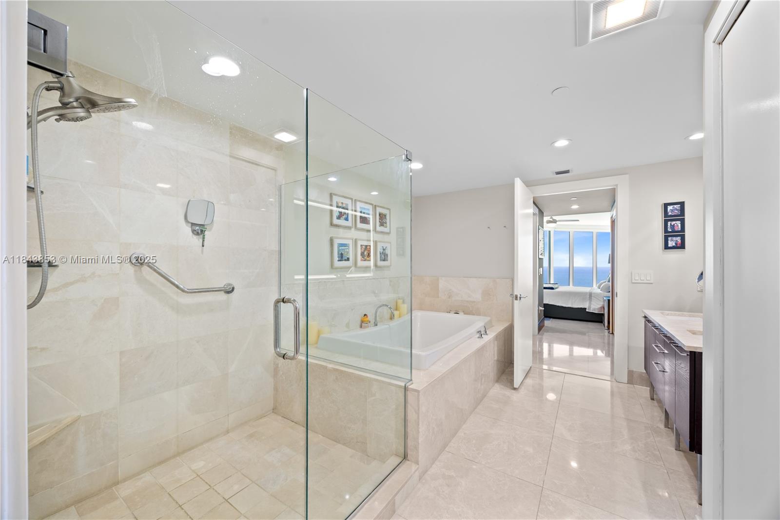 image Jade Beach19