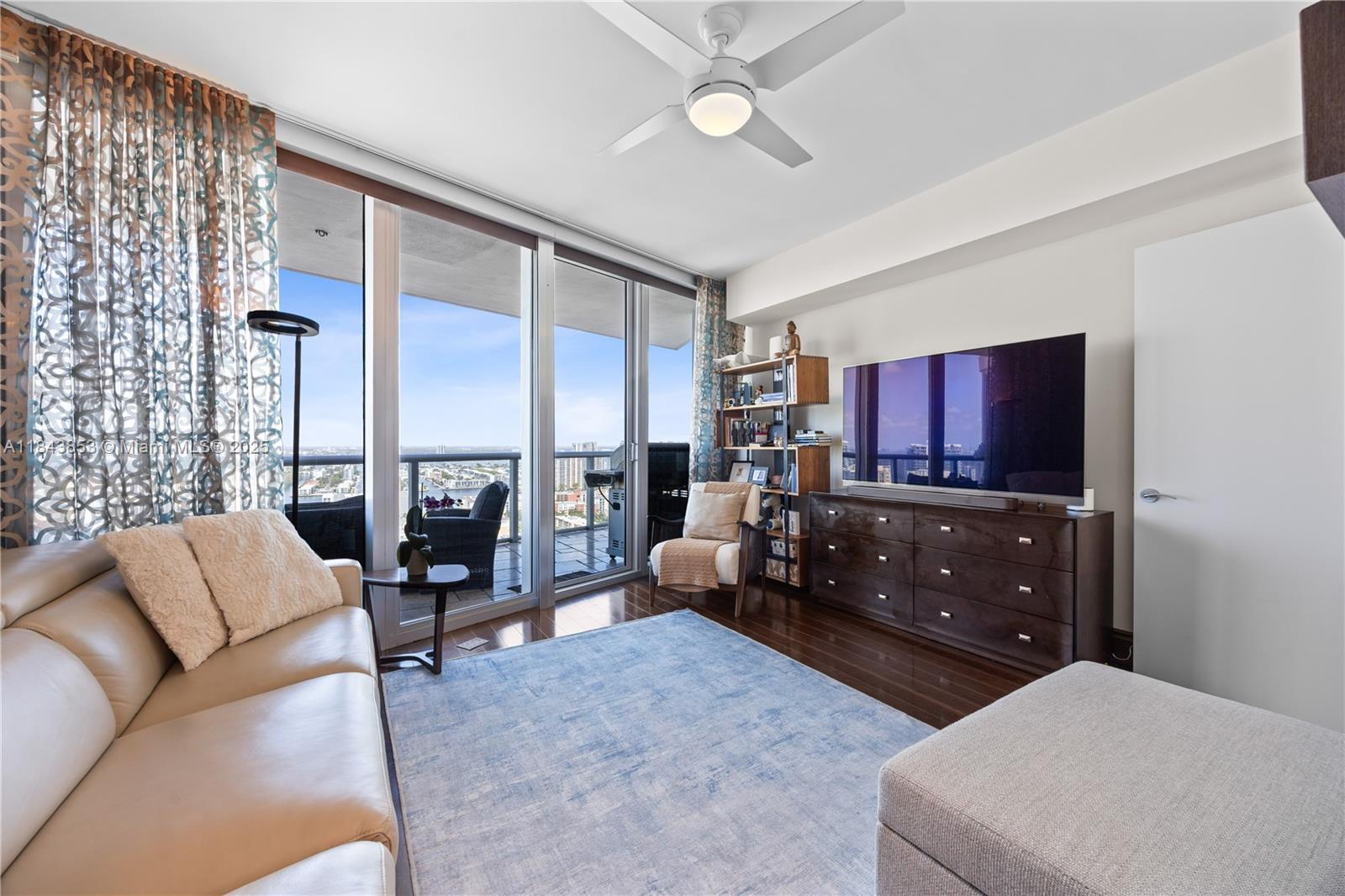 image Jade Beach23