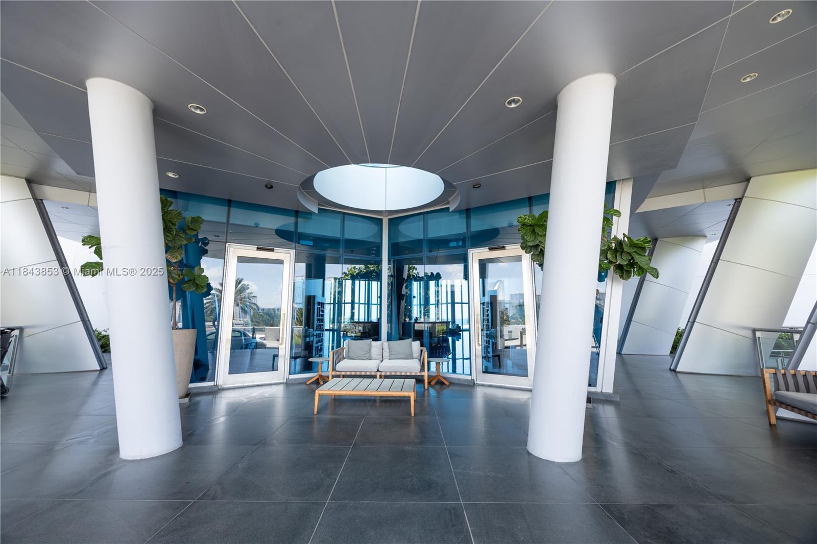 image Jade Beach37