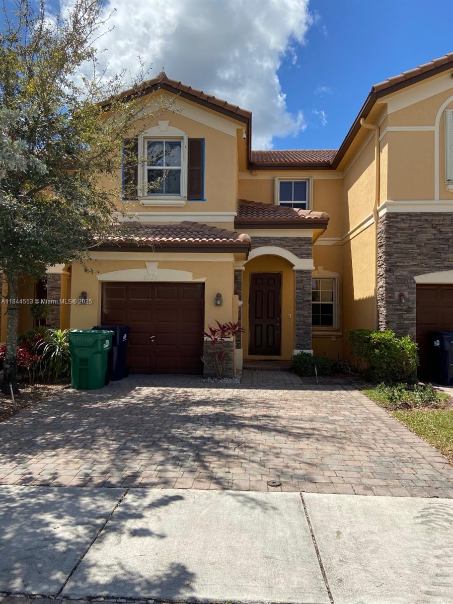 8728 NW 113th Ct