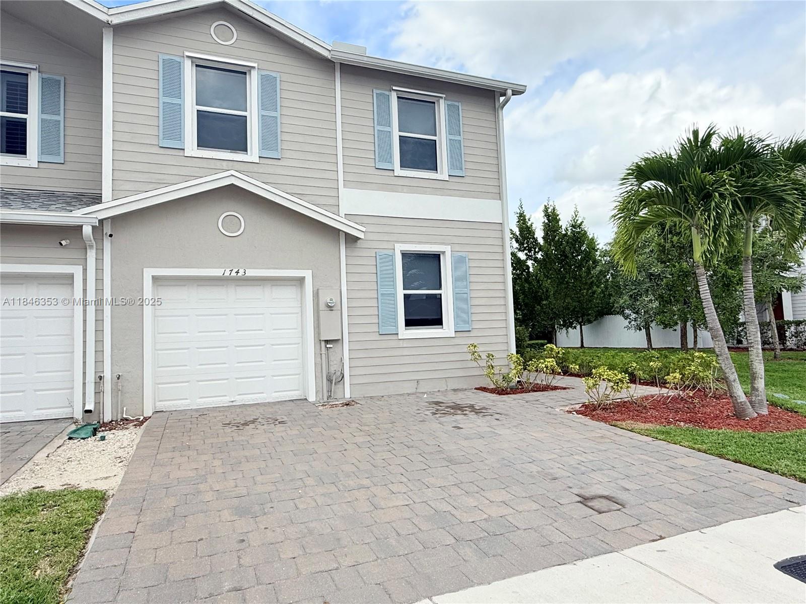 1743 SE 9th Ter #1743