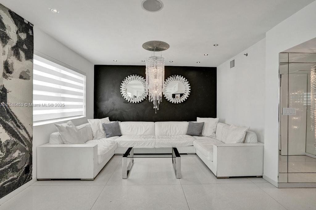 834 Ocean Dr #507/509 Miami Beach, FL 33139