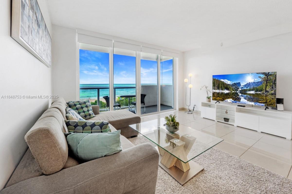 5601 Collins Ave #511