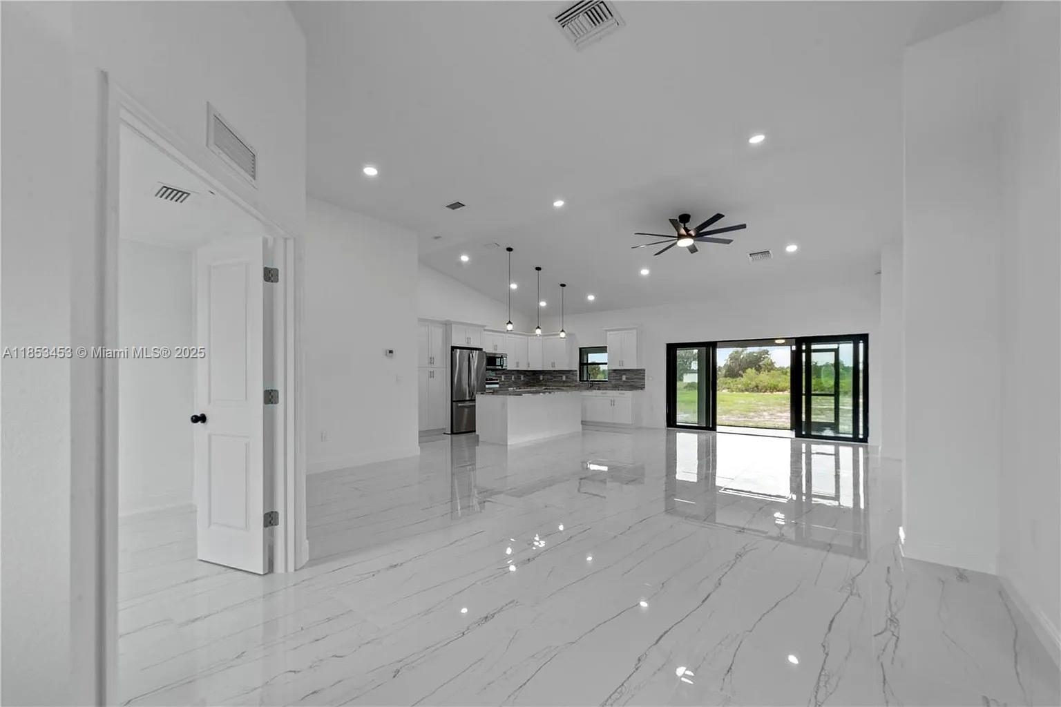 7897 16th Ter La Belle, FL 33935 7897 16th Ter La Belle, FL 33935