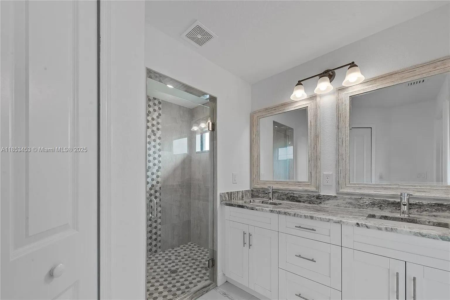 7897 16th Ter La Belle, FL 33935 7897 16th Ter La Belle, FL 33935