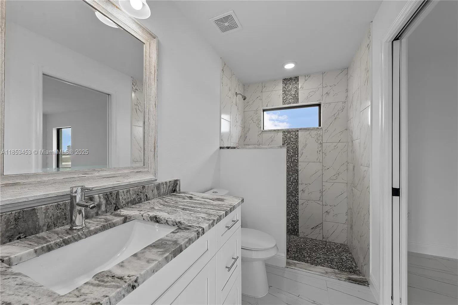 7897 16th Ter La Belle, FL 33935 7897 16th Ter La Belle, FL 33935