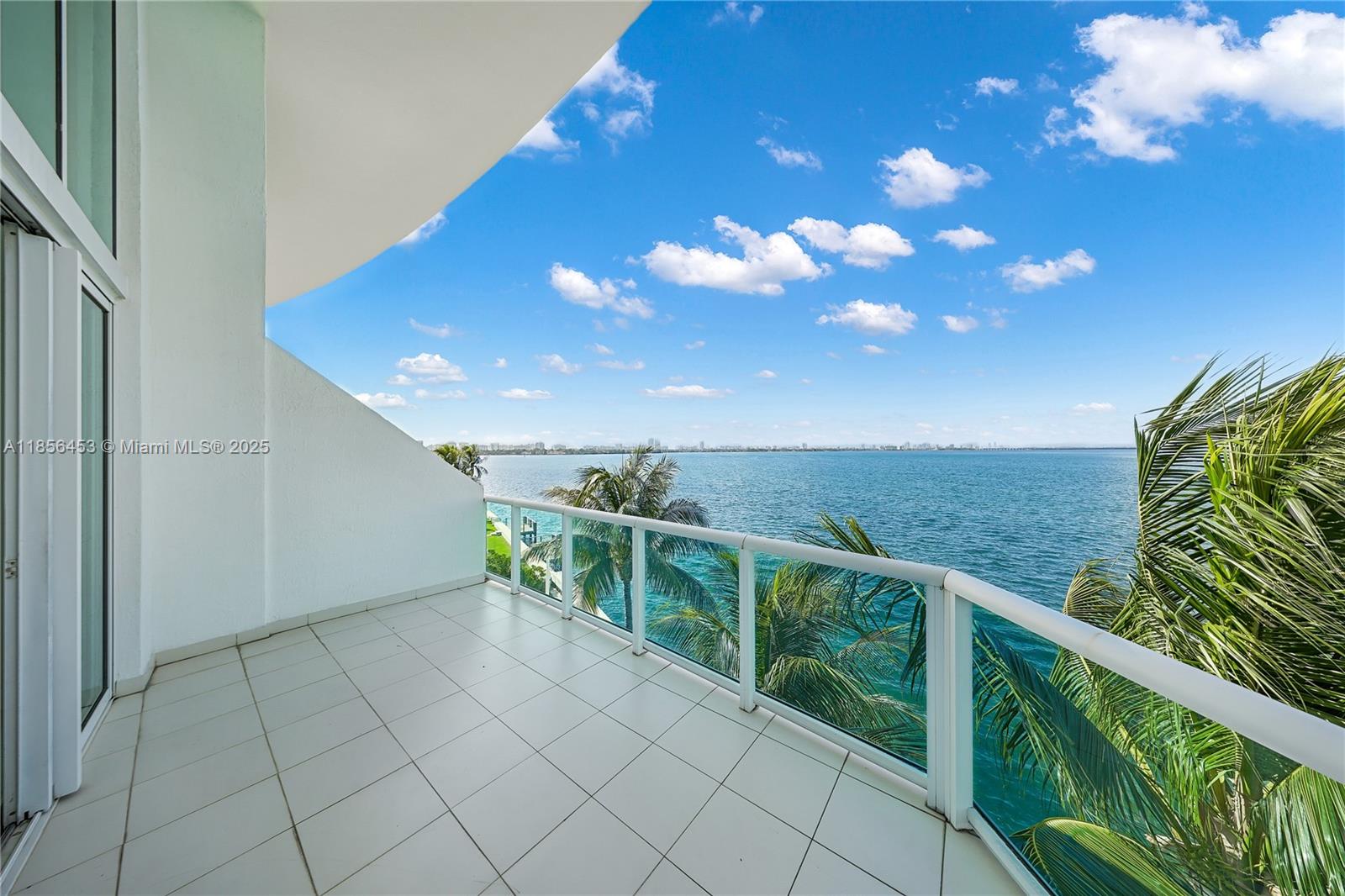 2000 Bay Dr #409