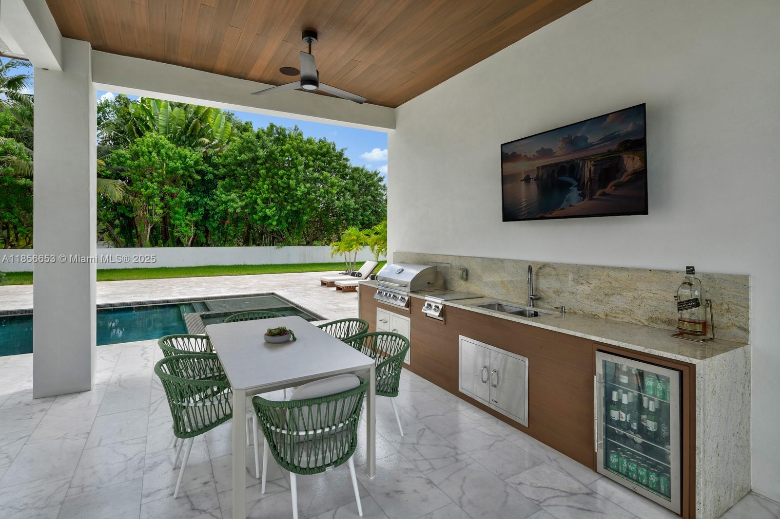 80 NW 129th Ave Miami, FL 33182