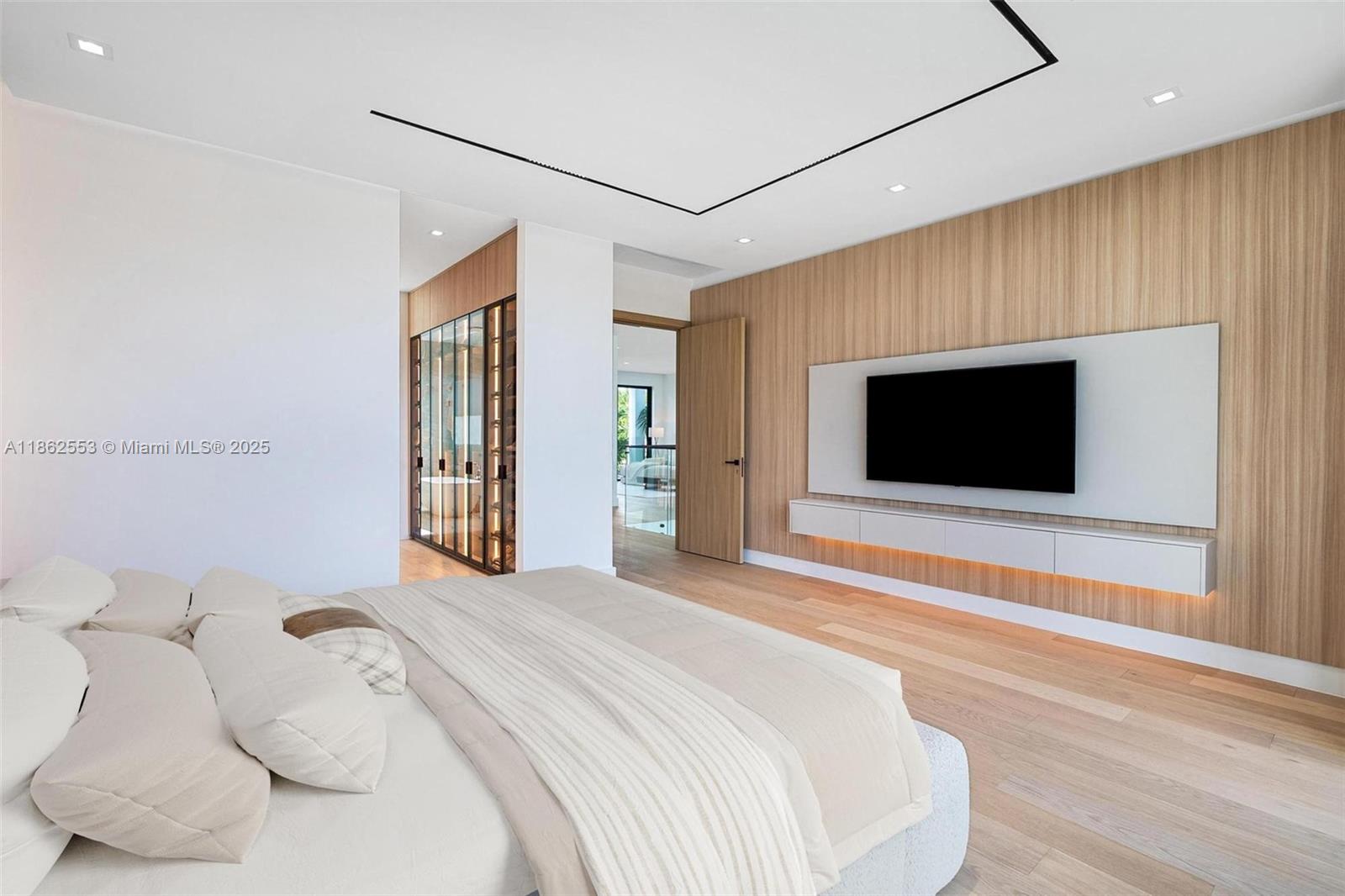 1351 SW 16th St Miami, FL 33145