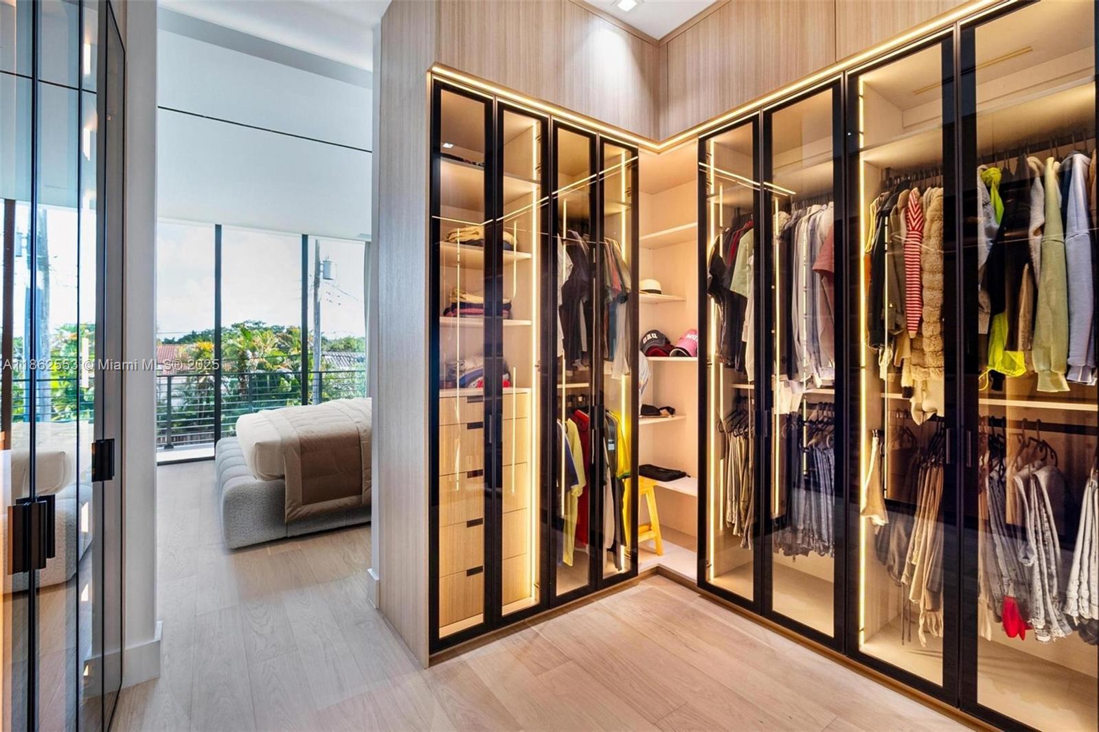 1351 SW 16th St Miami, FL 33145