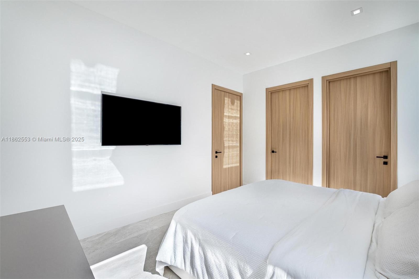 1351 SW 16th St Miami, FL 33145