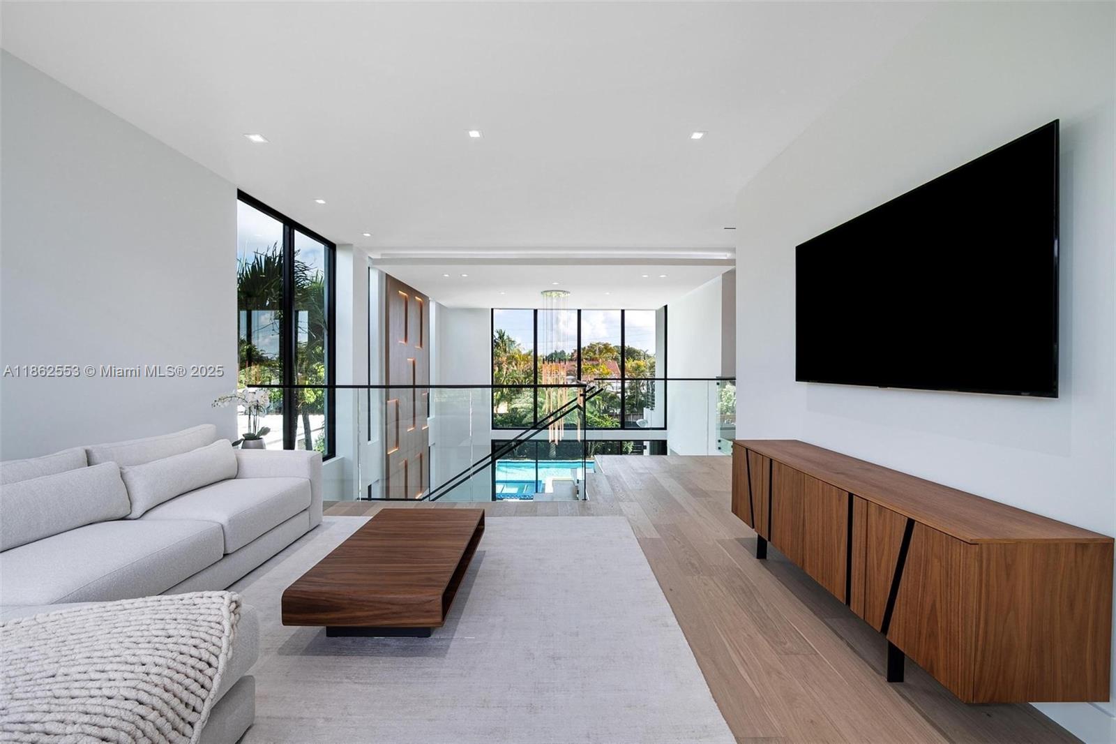 1351 SW 16th St Miami, FL 33145