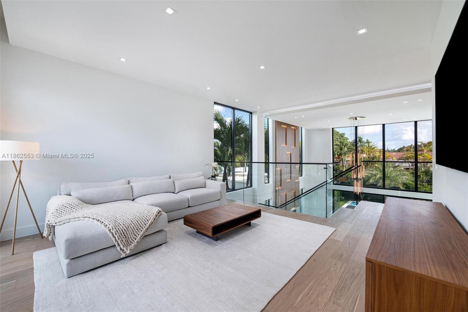 1351 SW 16th St Miami, FL 33145