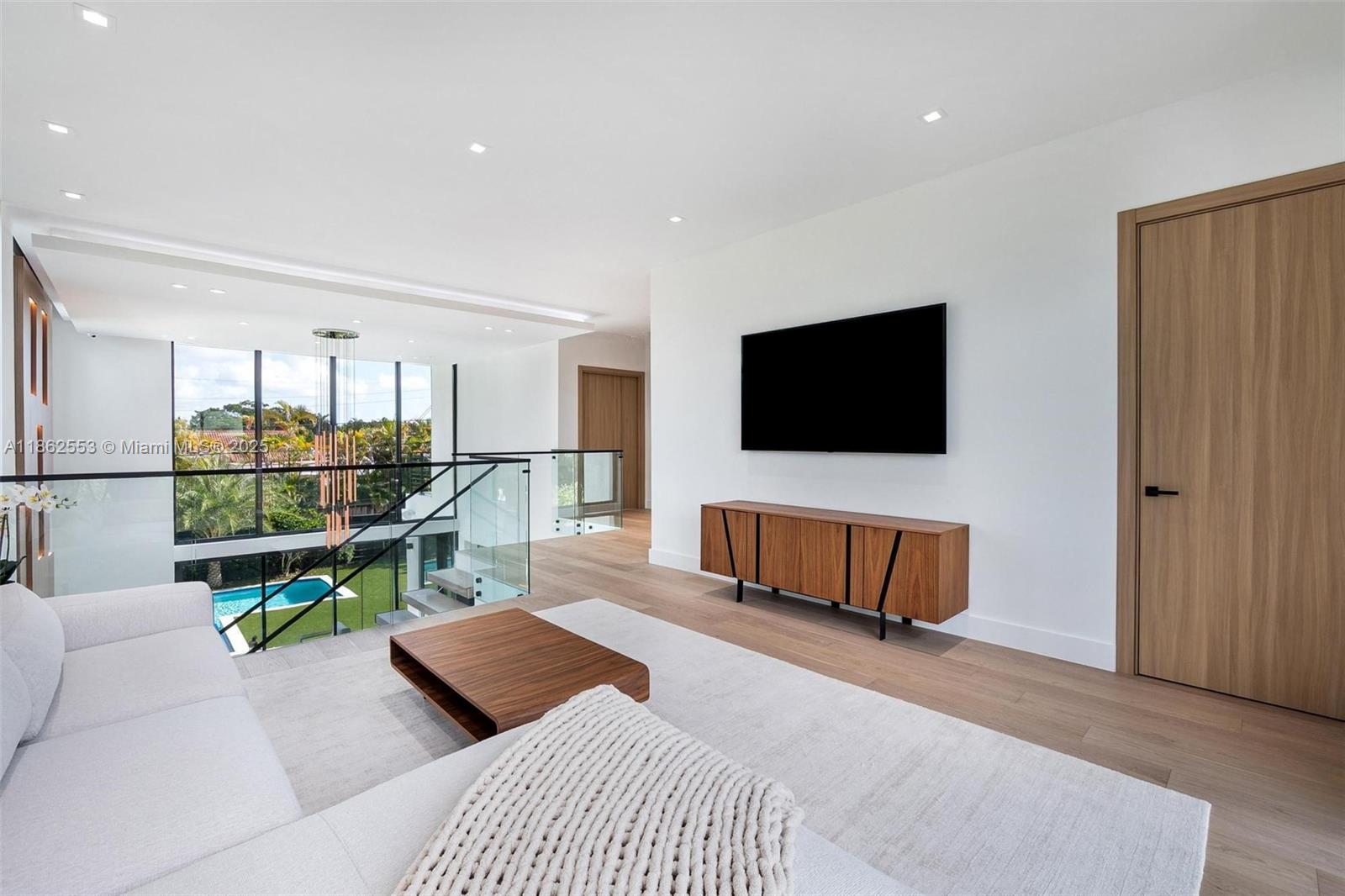 1351 SW 16th St Miami, FL 33145