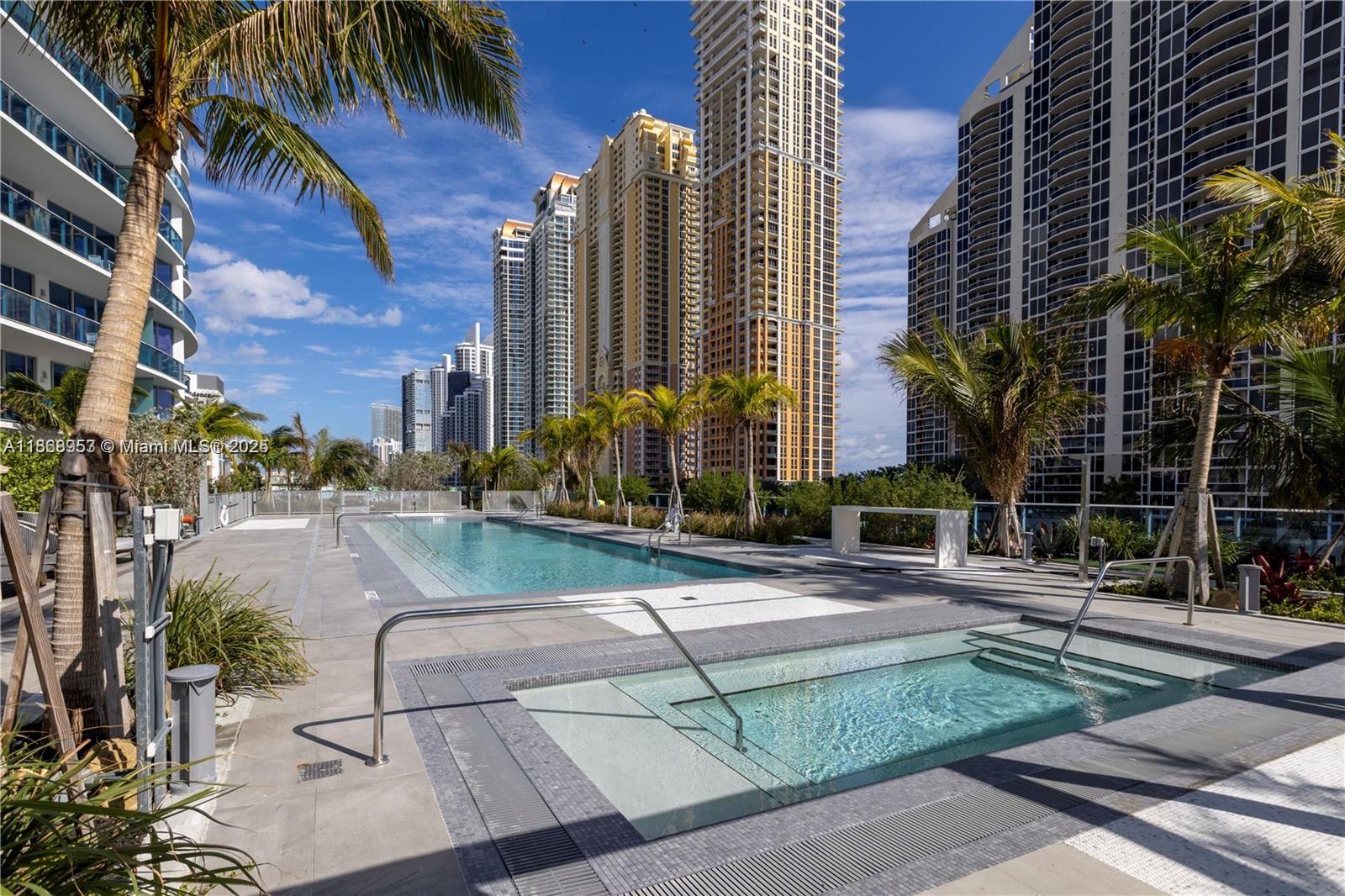 image Aurora Sunny Isles15