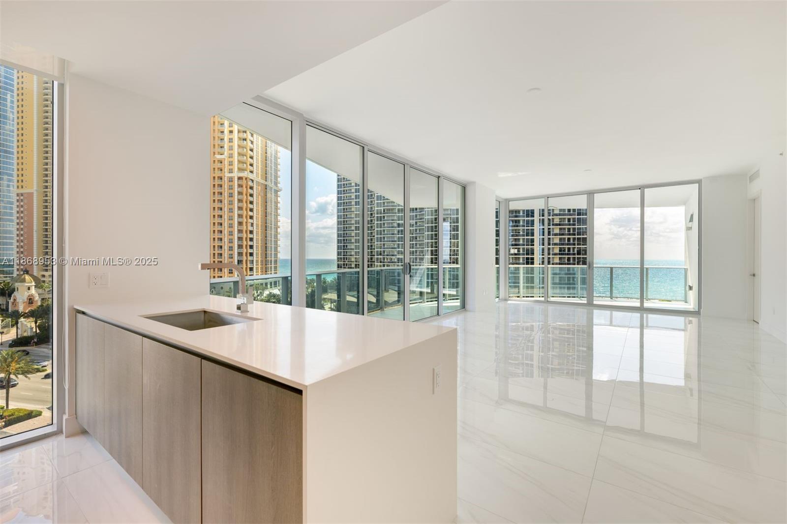 image Aurora Sunny Isles2