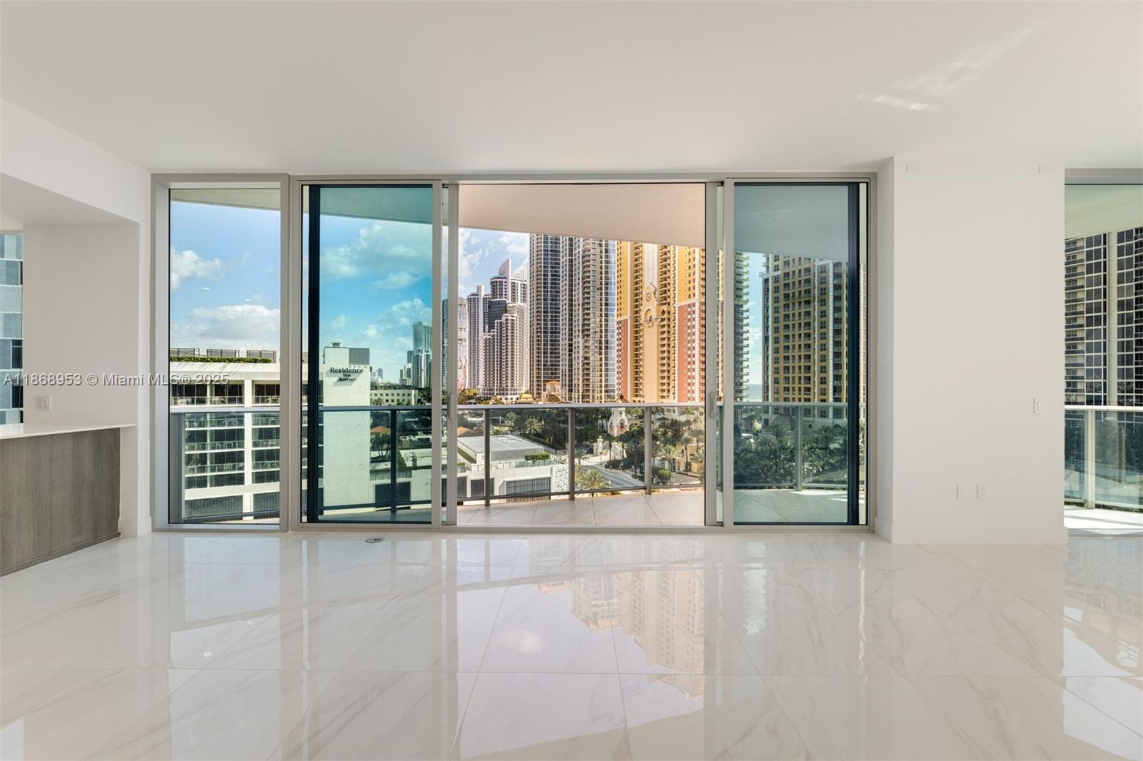 image Aurora Sunny Isles31