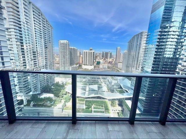 45 SW 9th St #3009