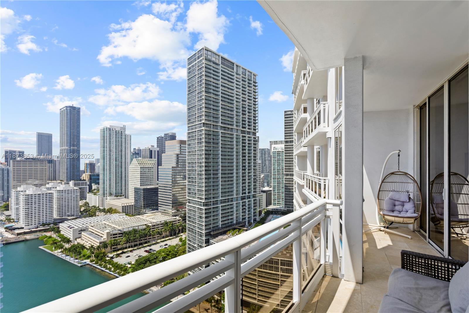 image Carbonell Condo13