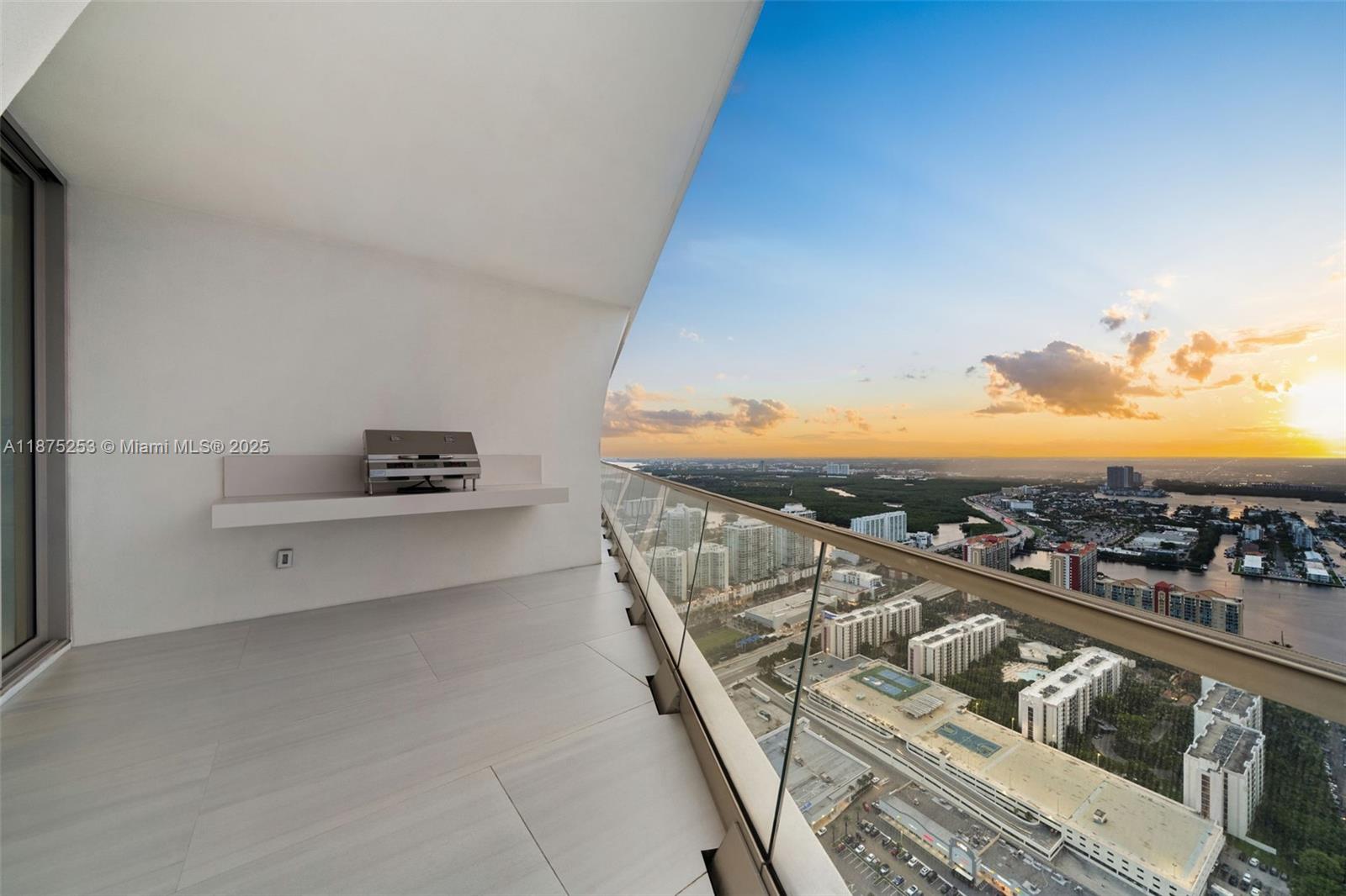 image Jade Signature Condo27