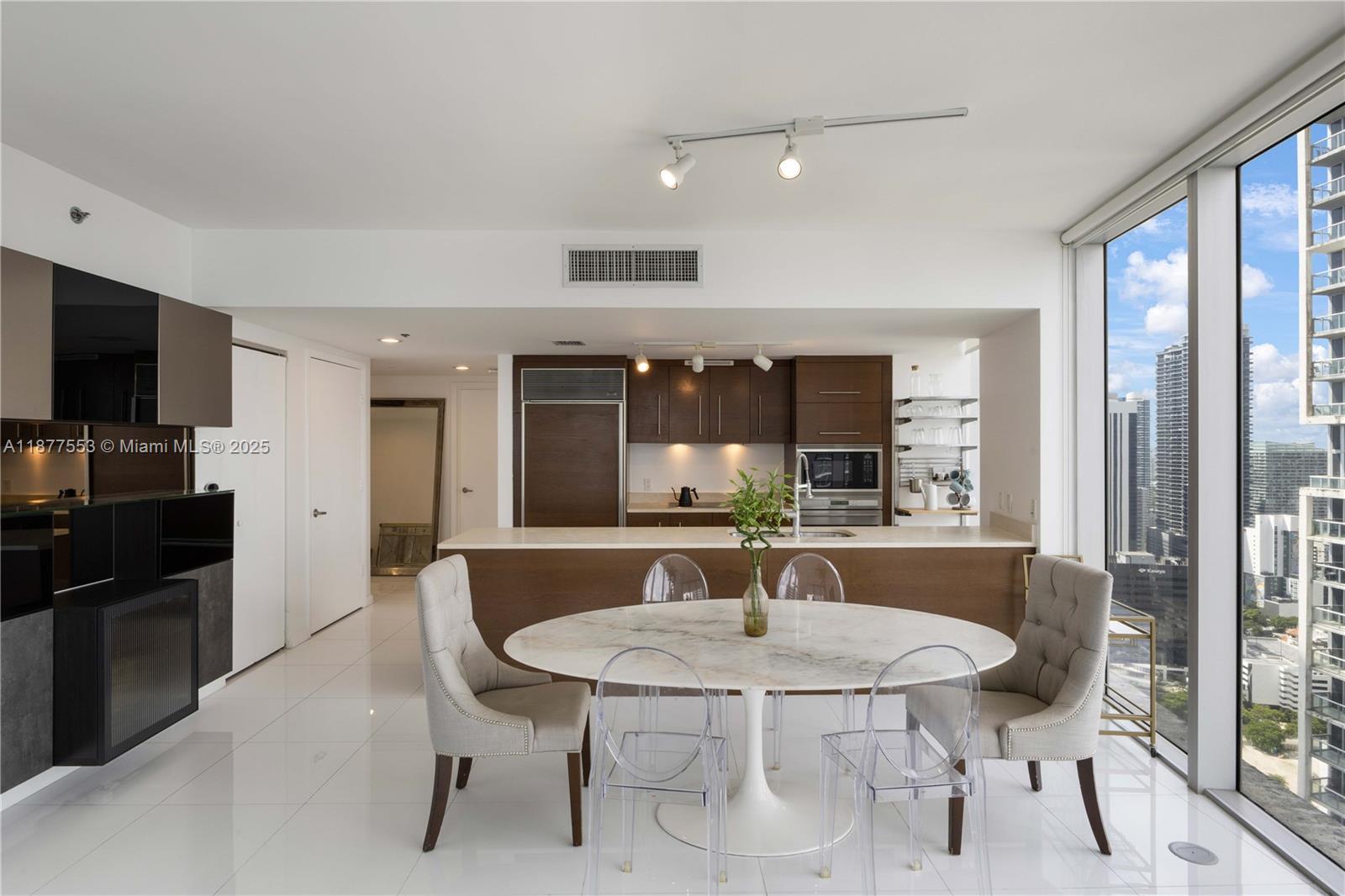 475 Brickell Ave #4015