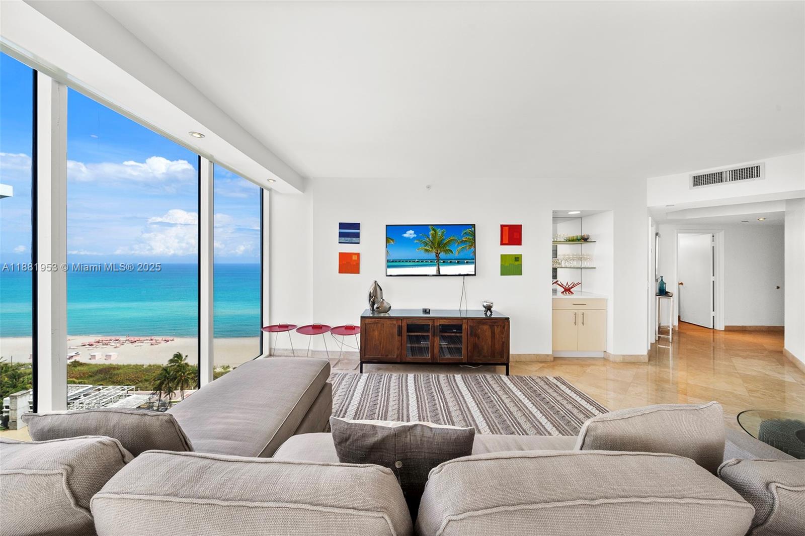 4779 Collins Ave #1707