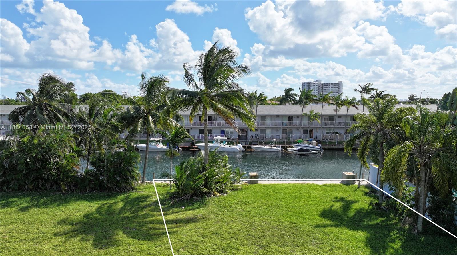 2210 Ne 124th St North Miami, FL 33181