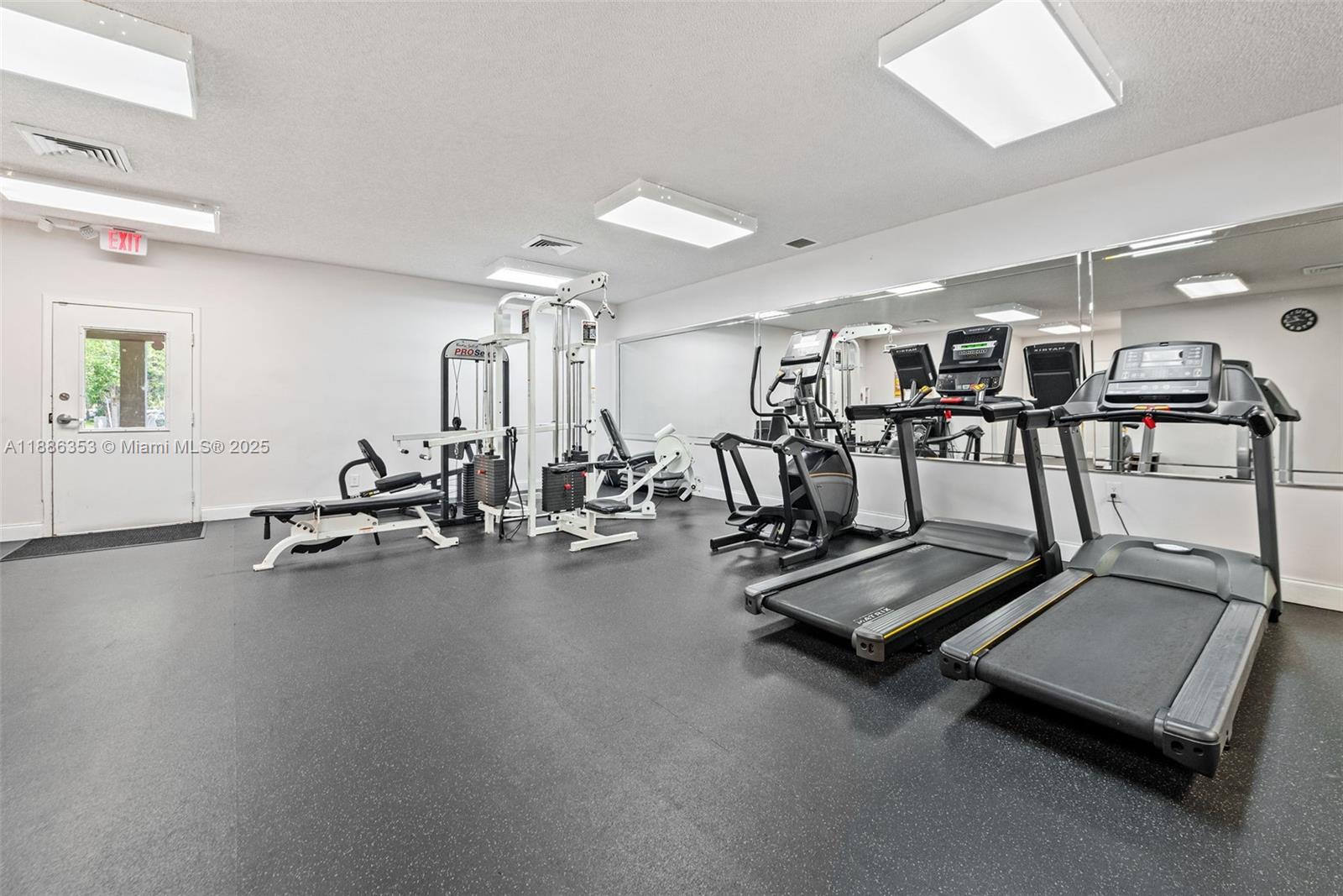 504 Gardens Dr #203,Pompano Beach, FL 33069