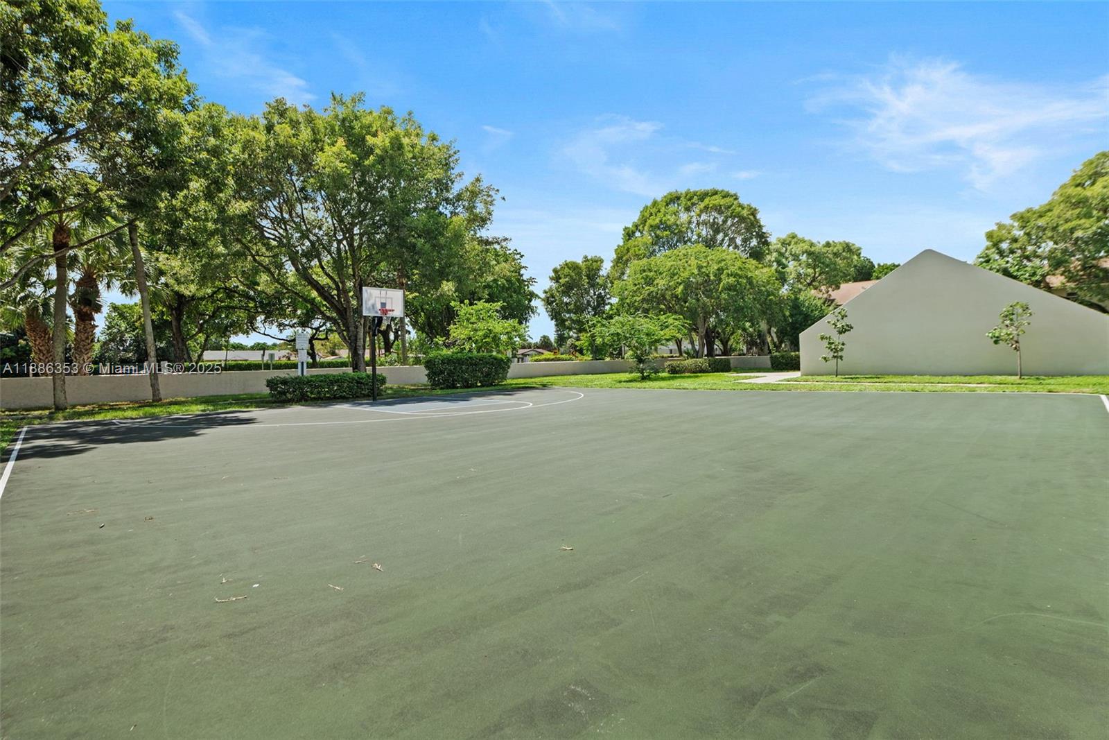 504 Gardens Dr #203,Pompano Beach, FL 33069