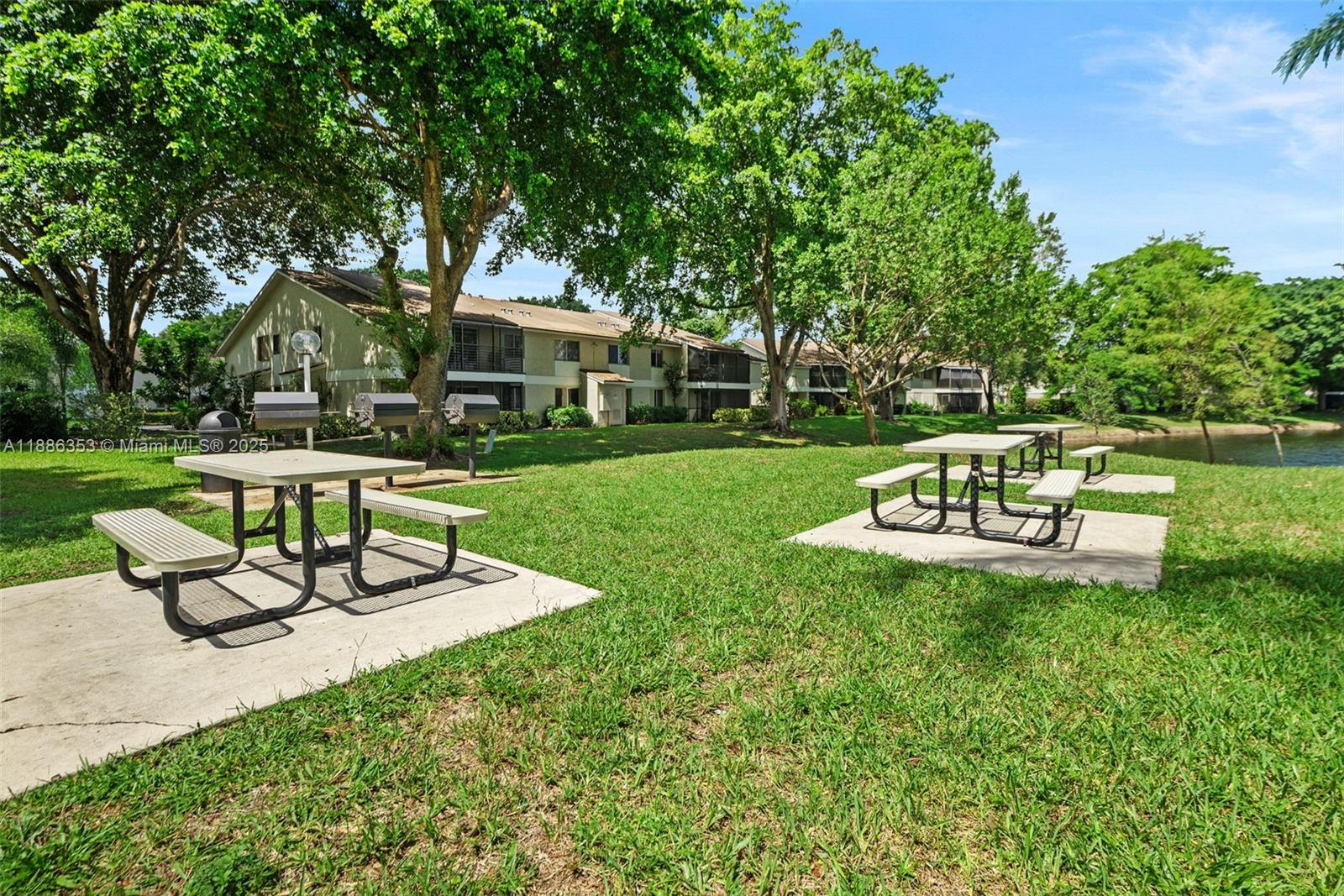 504 Gardens Dr #203,Pompano Beach, FL 33069