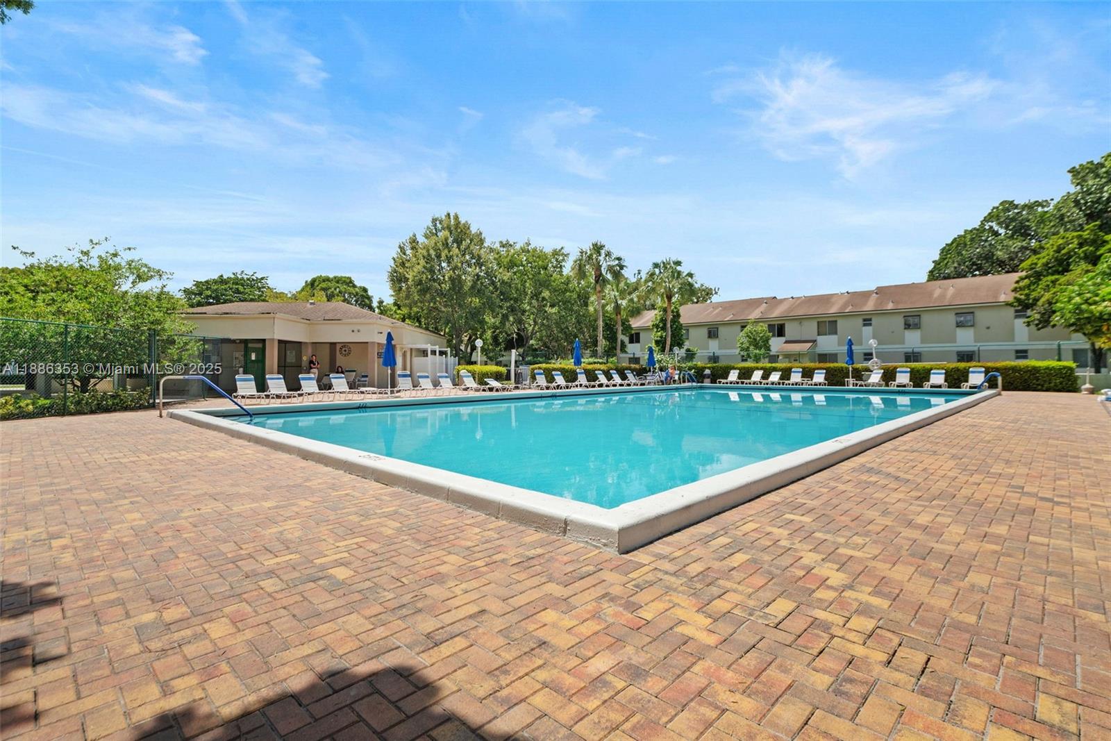 504 Gardens Dr #203,Pompano Beach, FL 33069