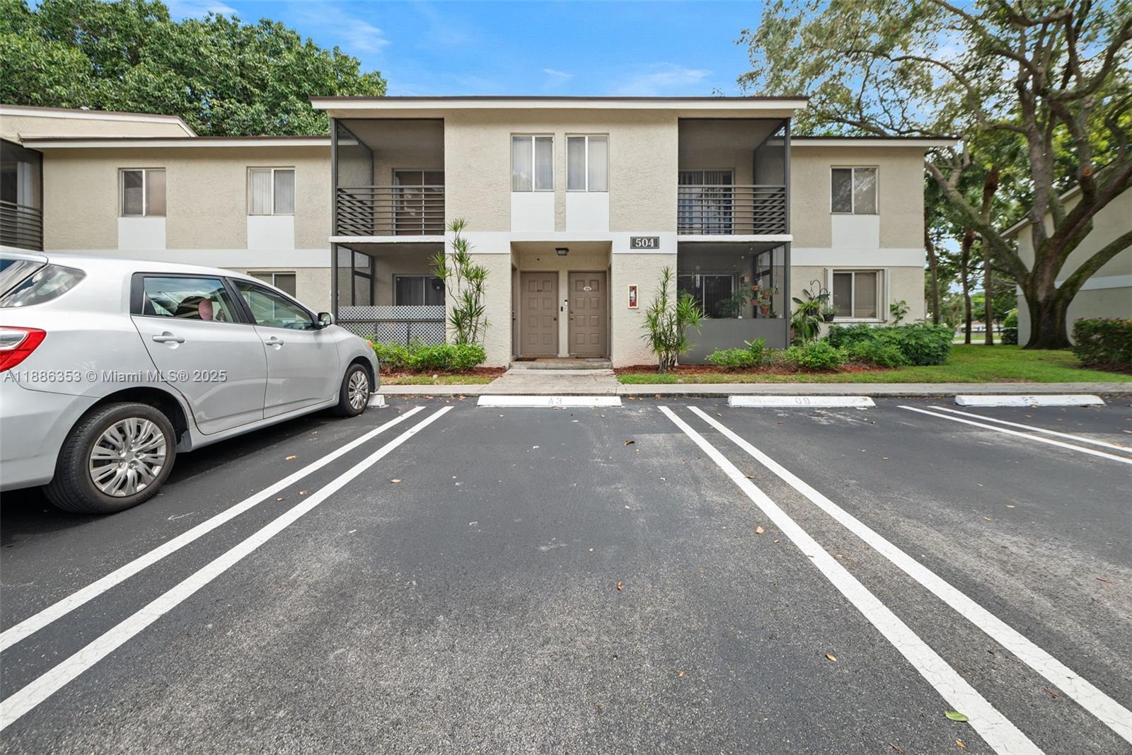 504 Gardens Dr #203,Pompano Beach, FL 33069