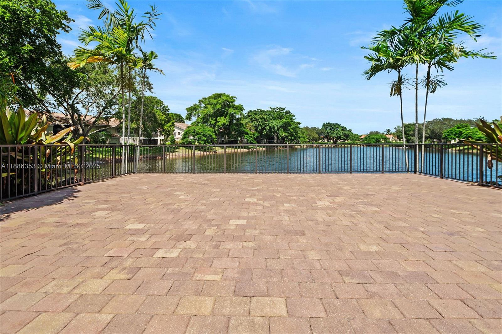 504 Gardens Dr #203,Pompano Beach, FL 33069