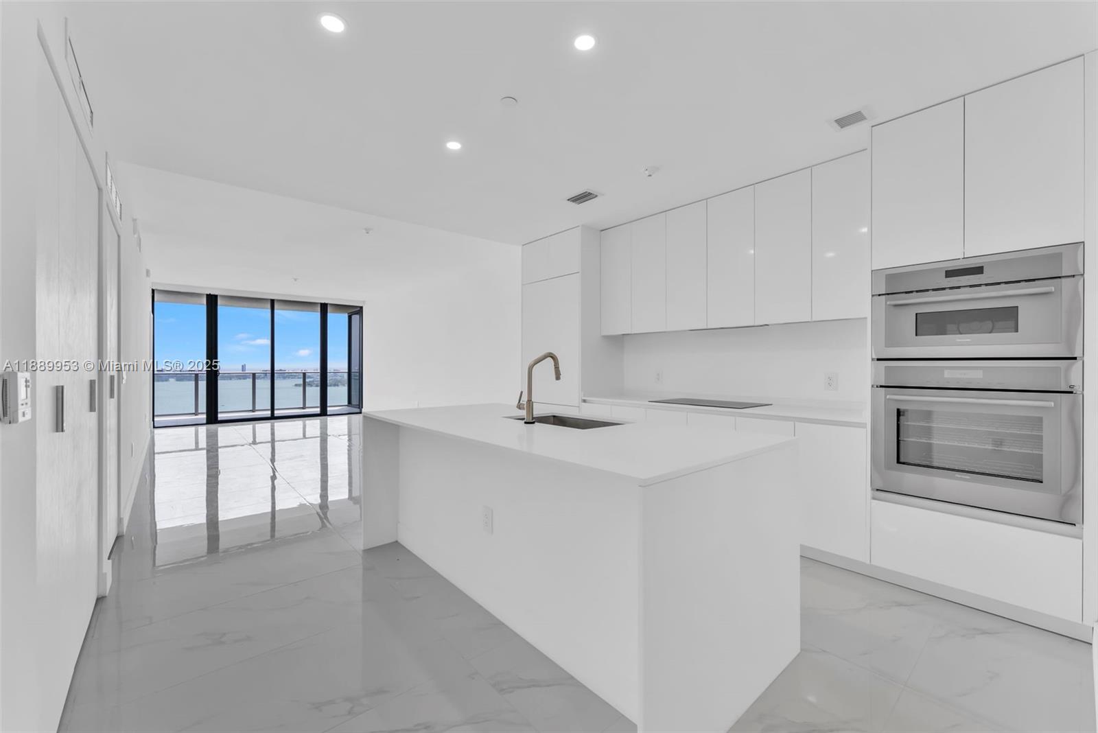 700 NE 24th St #3706 Miami, FL 33137