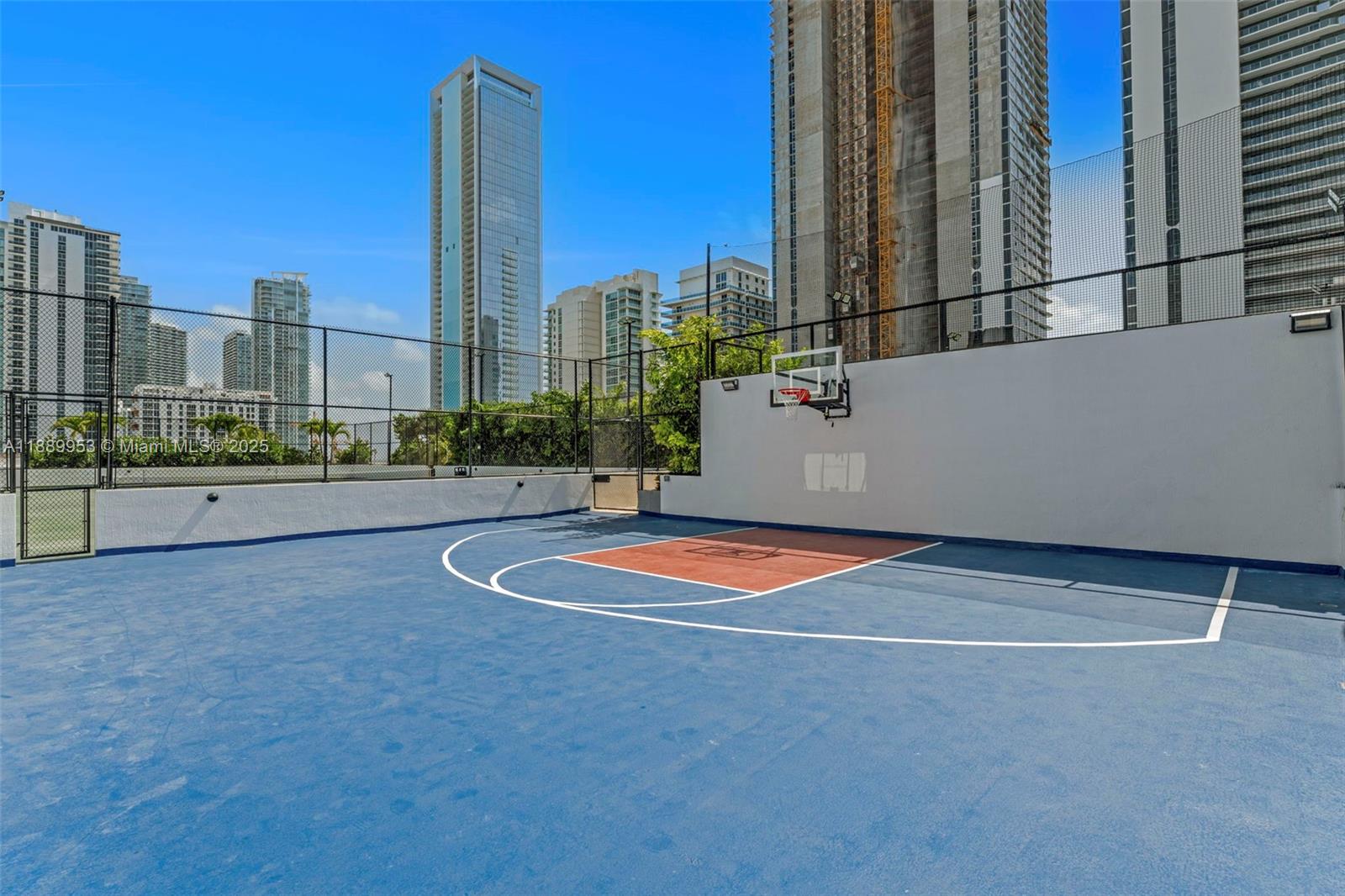 700 NE 24th St #3706 Miami, FL 33137