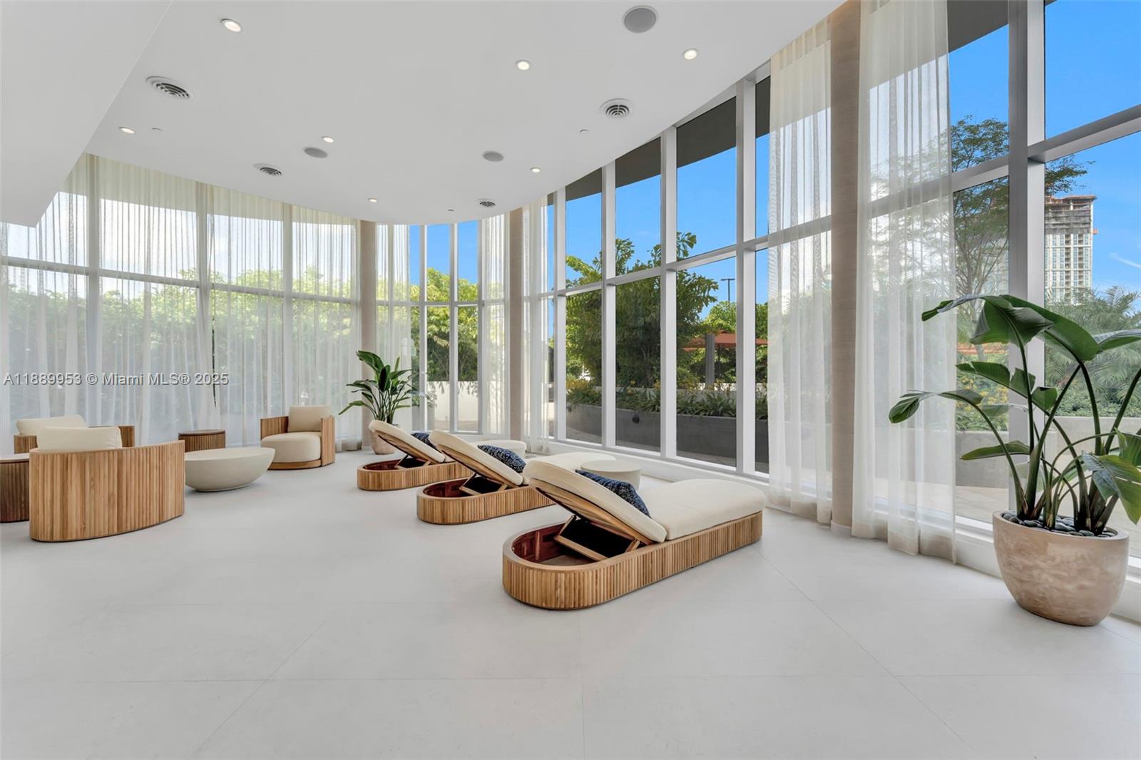 700 NE 24th St #3706 Miami, FL 33137