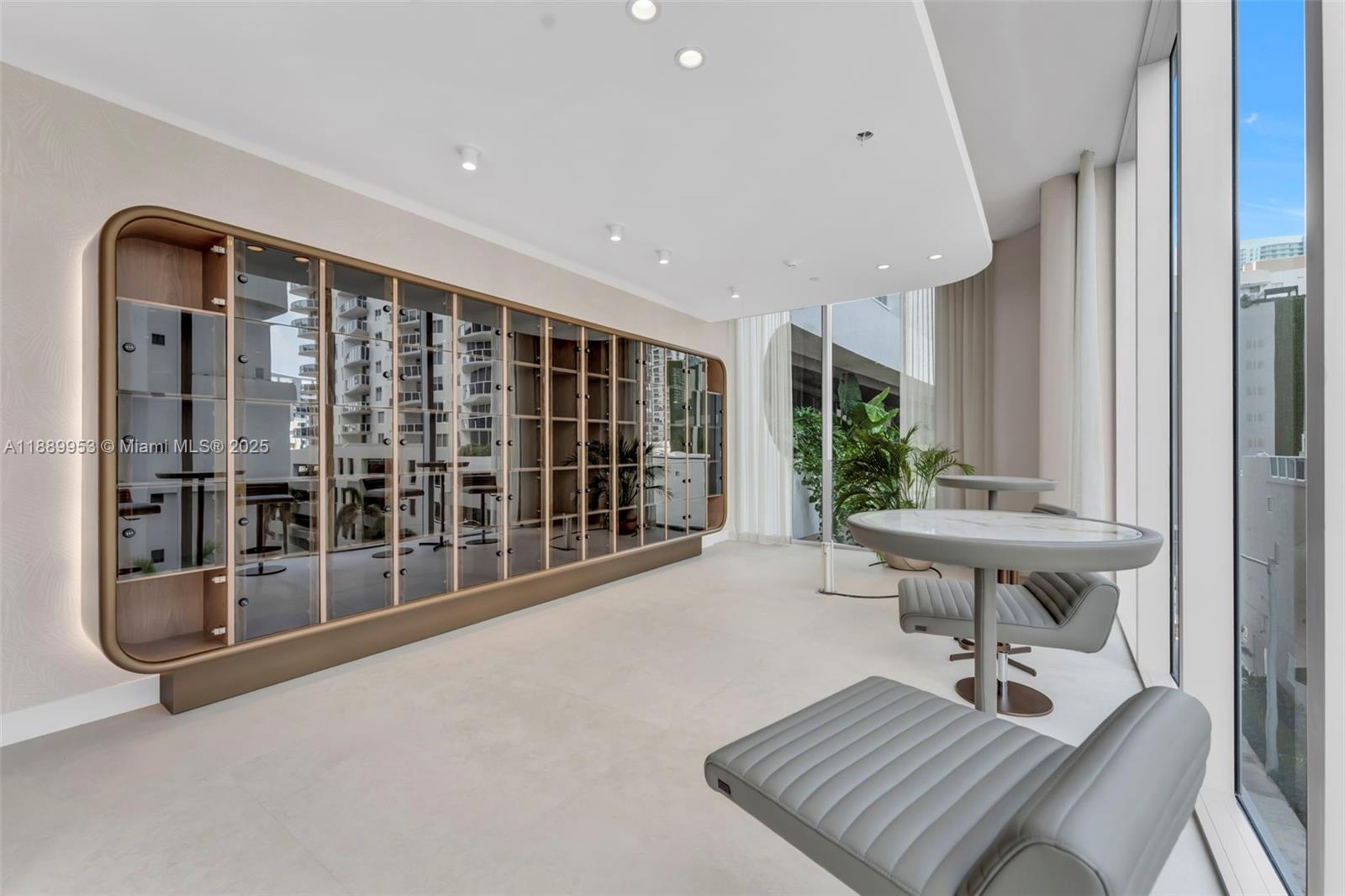 700 NE 24th St #3706 Miami, FL 33137