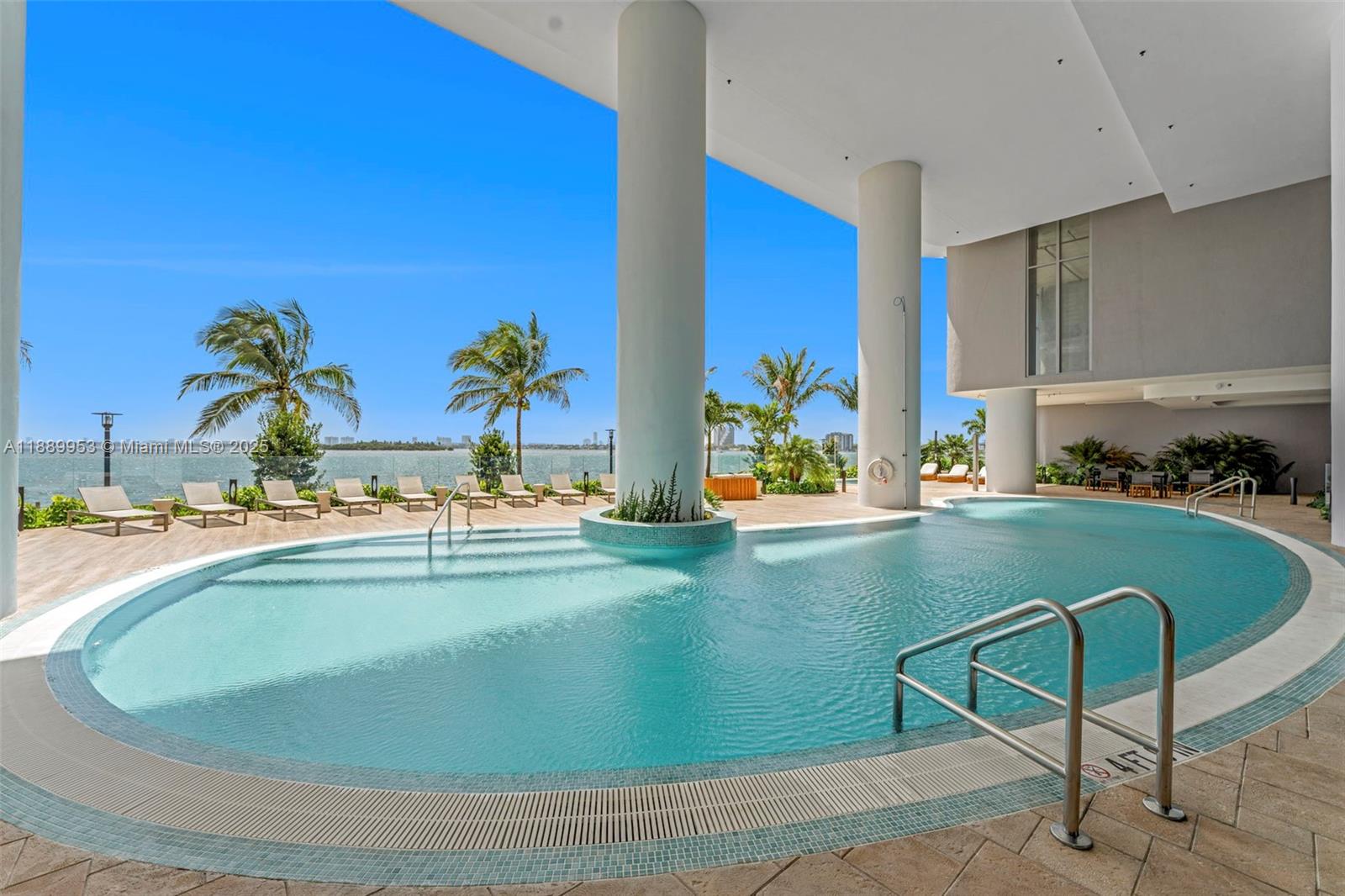 700 NE 24th St #3706 Miami, FL 33137