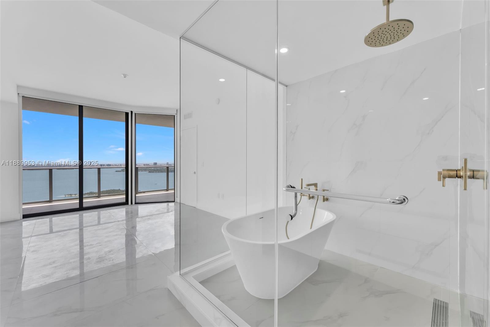 700 NE 24th St #3706 Miami, FL 33137