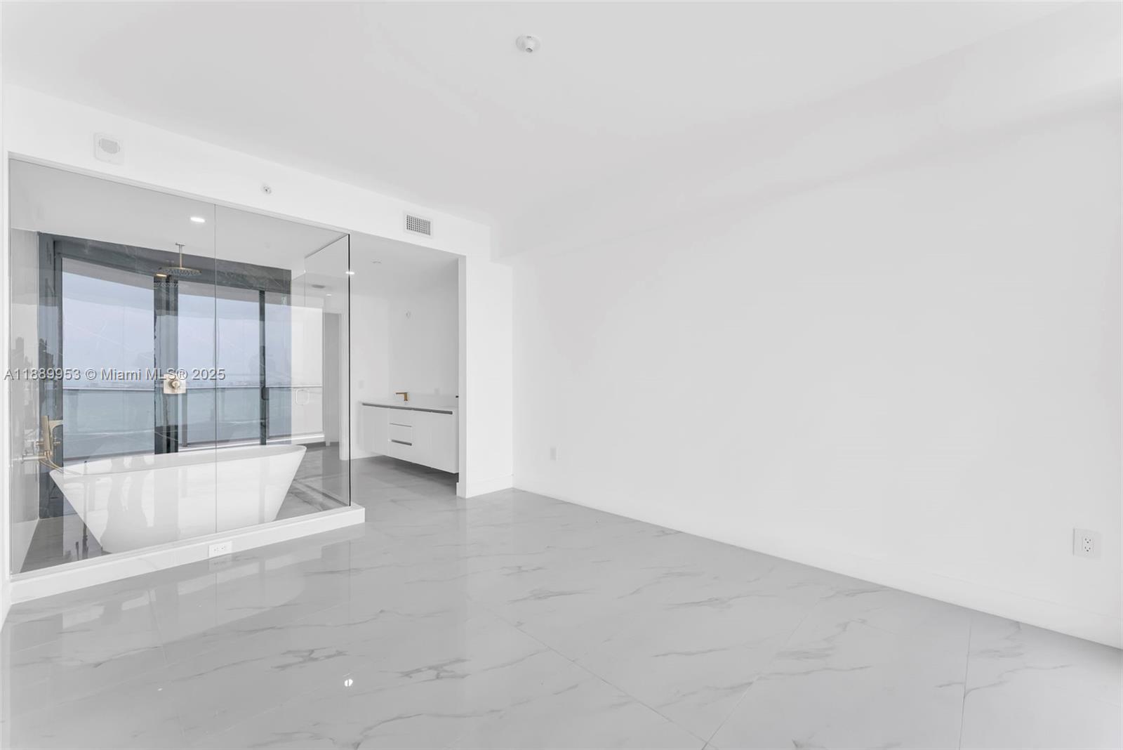 700 NE 24th St #3706 Miami, FL 33137