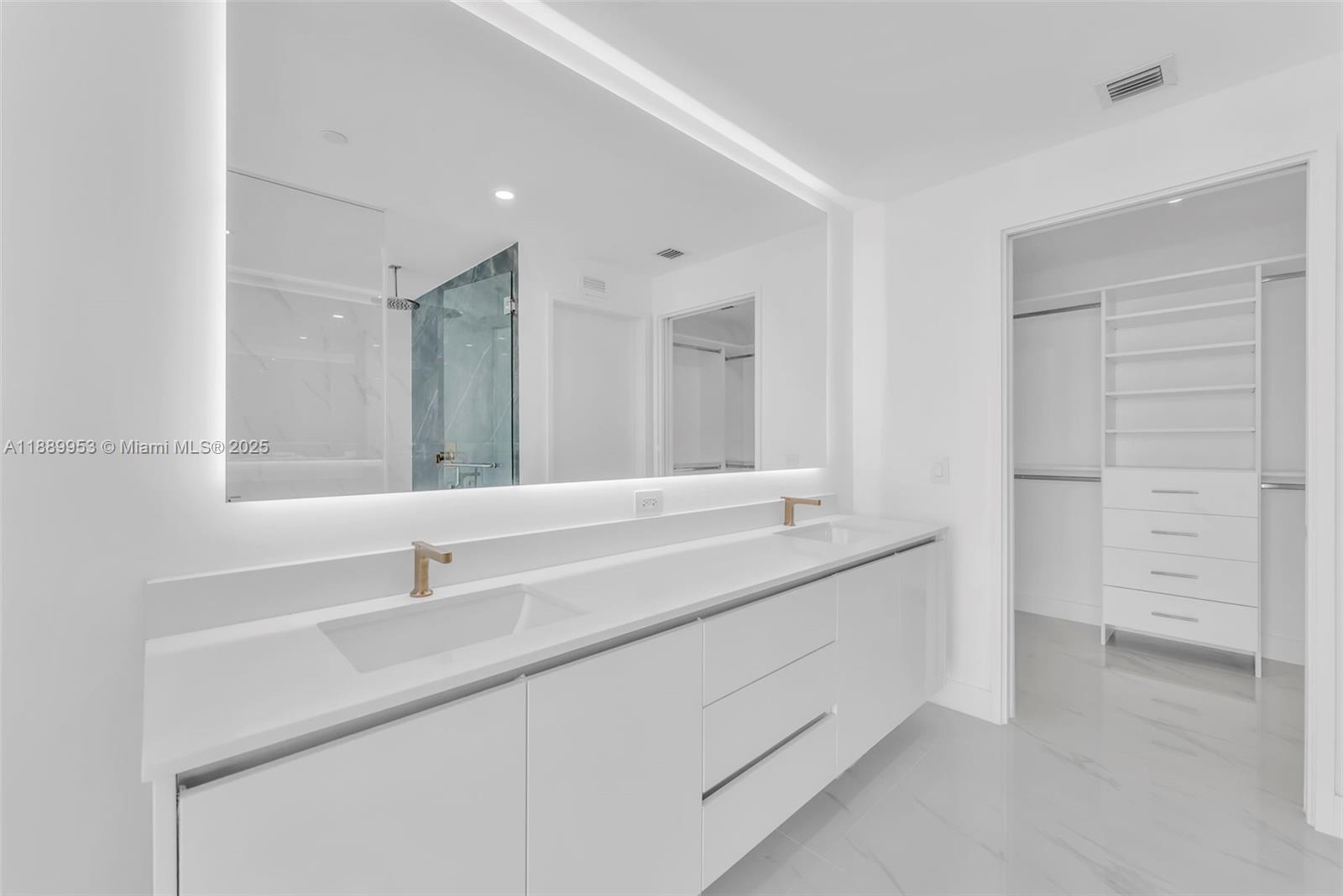 700 NE 24th St #3706 Miami, FL 33137