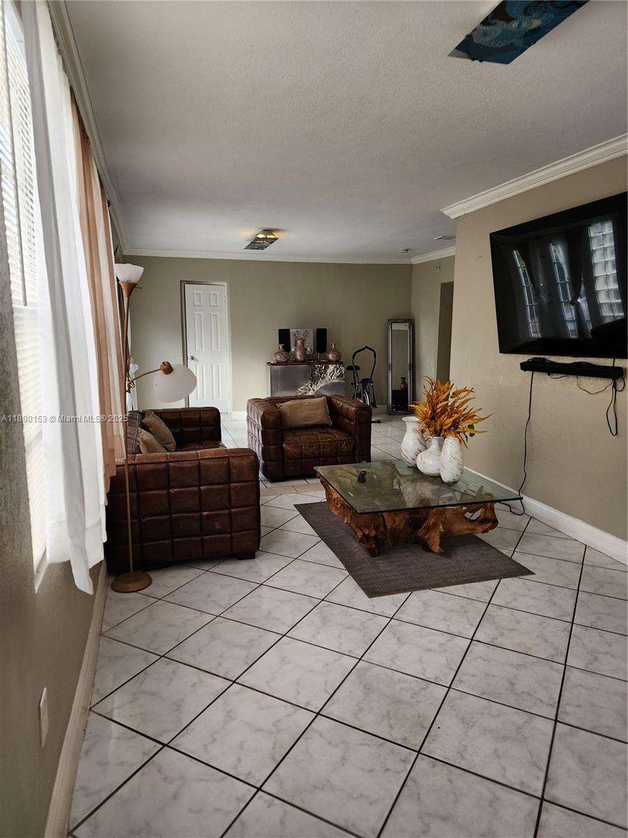 4361 NW 35th Ave