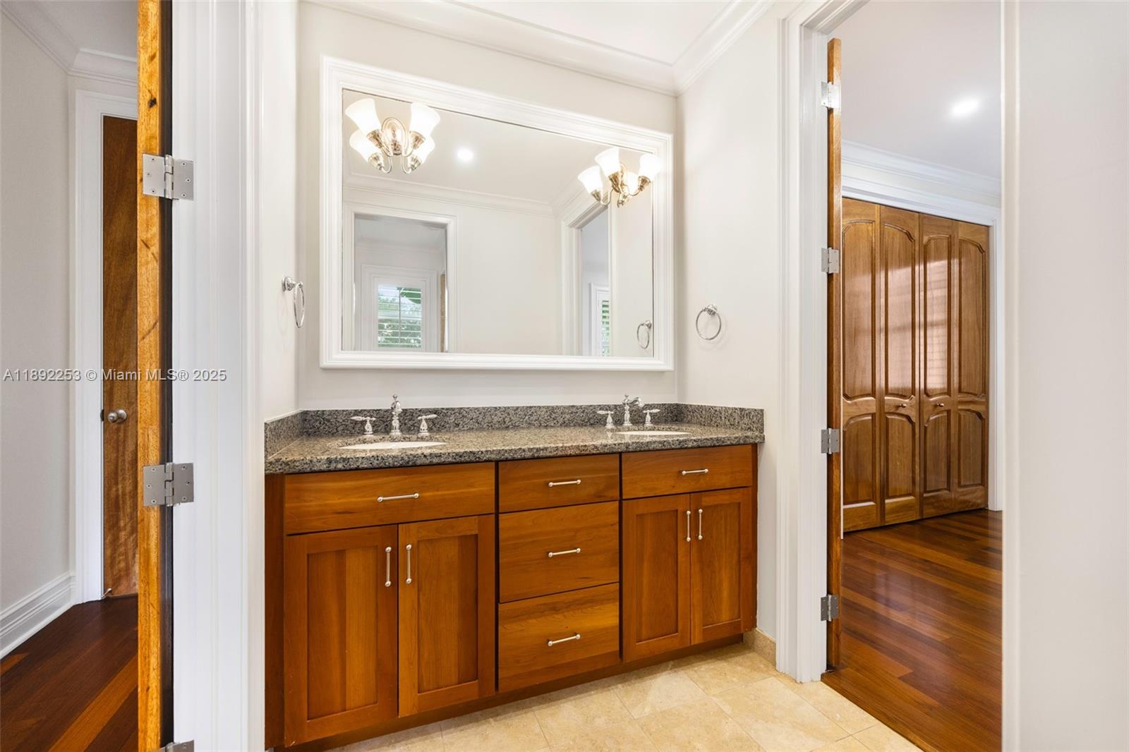 4065 Battersea Rd Coconut Grove, FL 33133